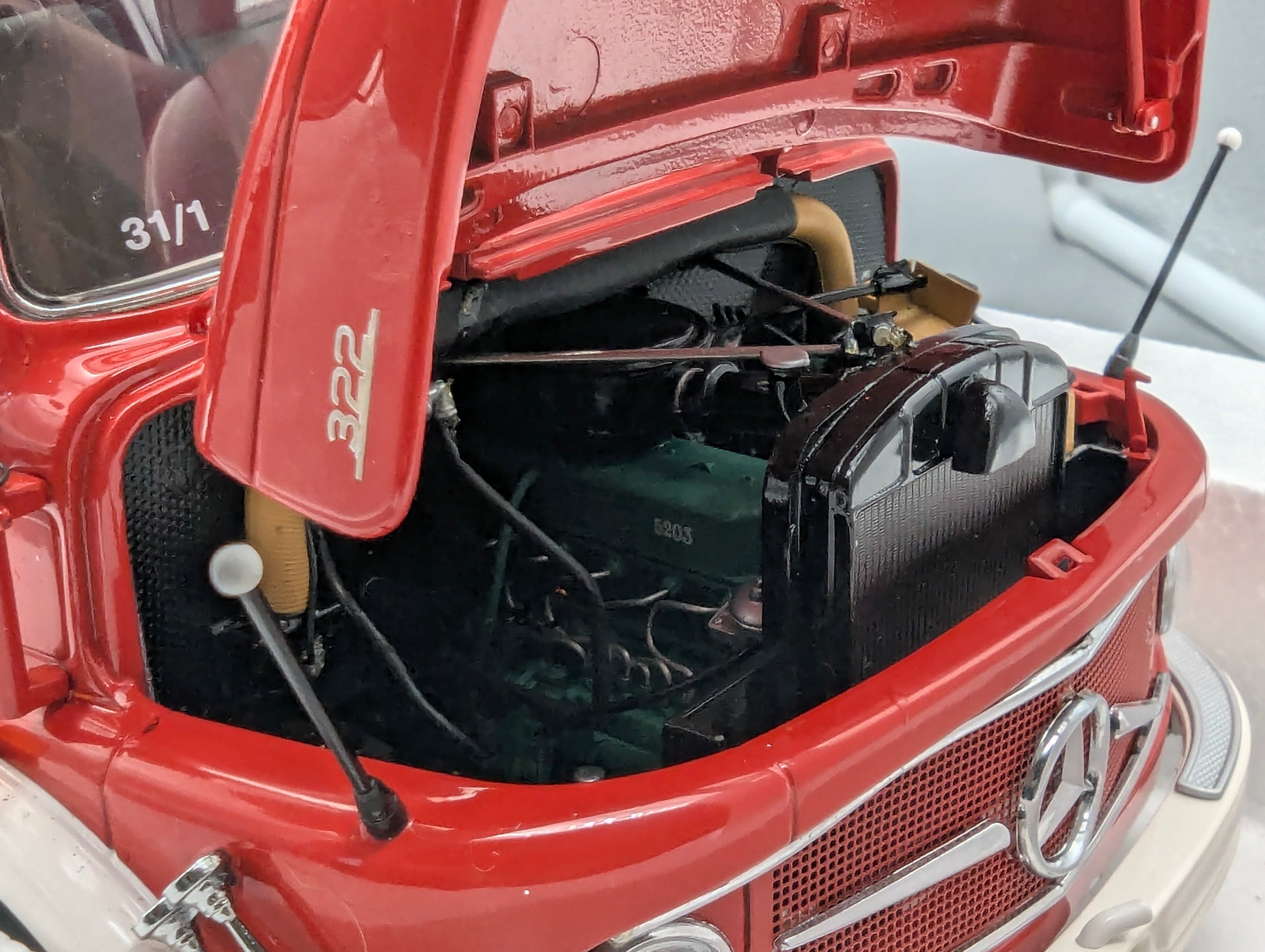 Modelos de coches 1:18 Schuco Mercedes Benz L 322 Escalera de bomberos con embalaje original