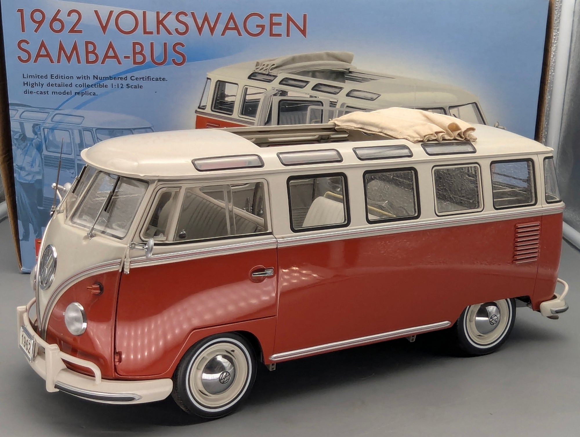 Model Cars 1:12 Sun Star Volkswagen VW Samba Bus T1 Type 2 1962 with Original Packaging