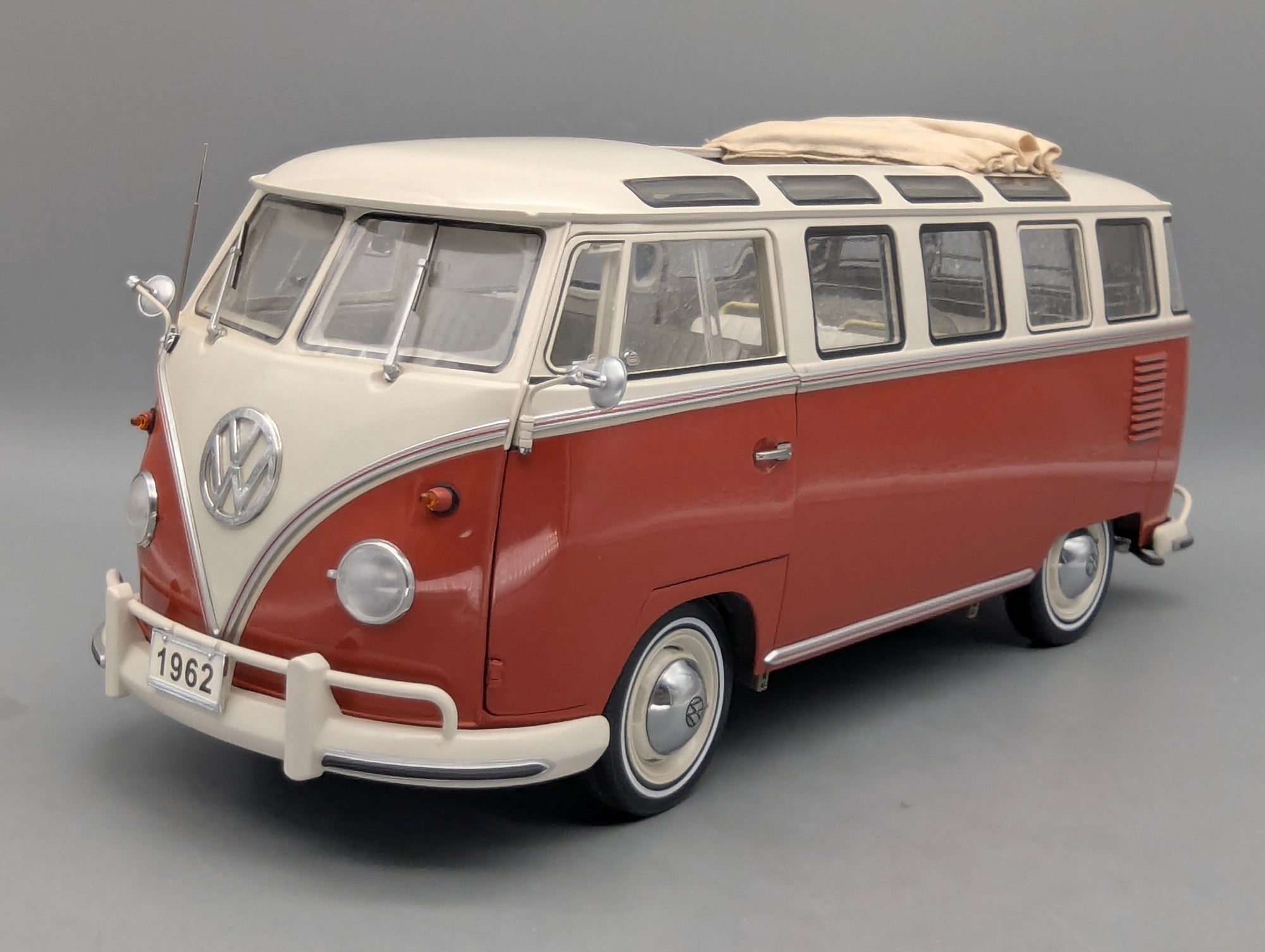 Model Cars 1:12 Sun Star Volkswagen VW Samba Bus T1 Type 2 1962 with Original Packaging