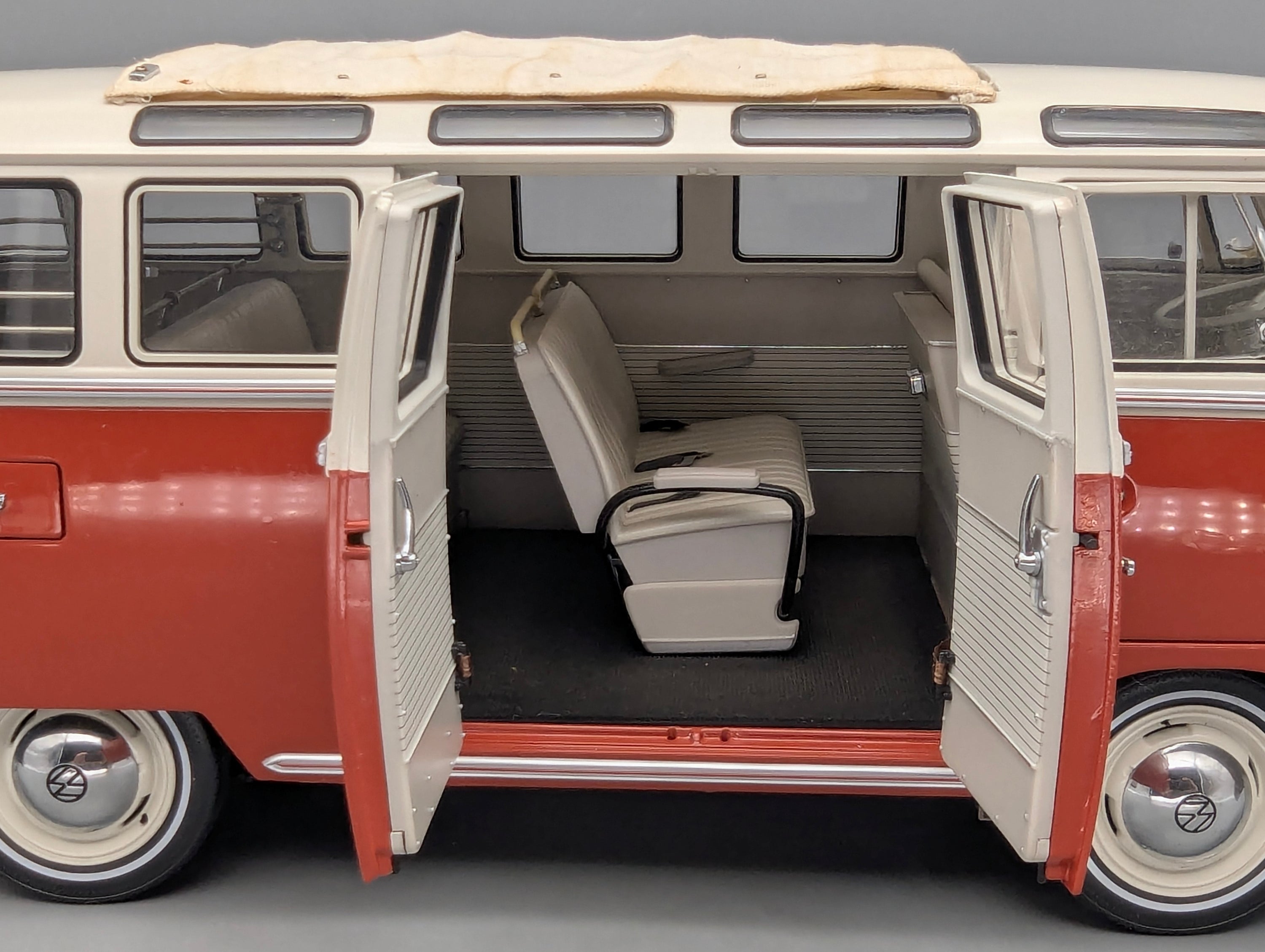 Model Cars 1:12 Sun Star Volkswagen VW Samba Bus T1 Type 2 1962 with Original Packaging