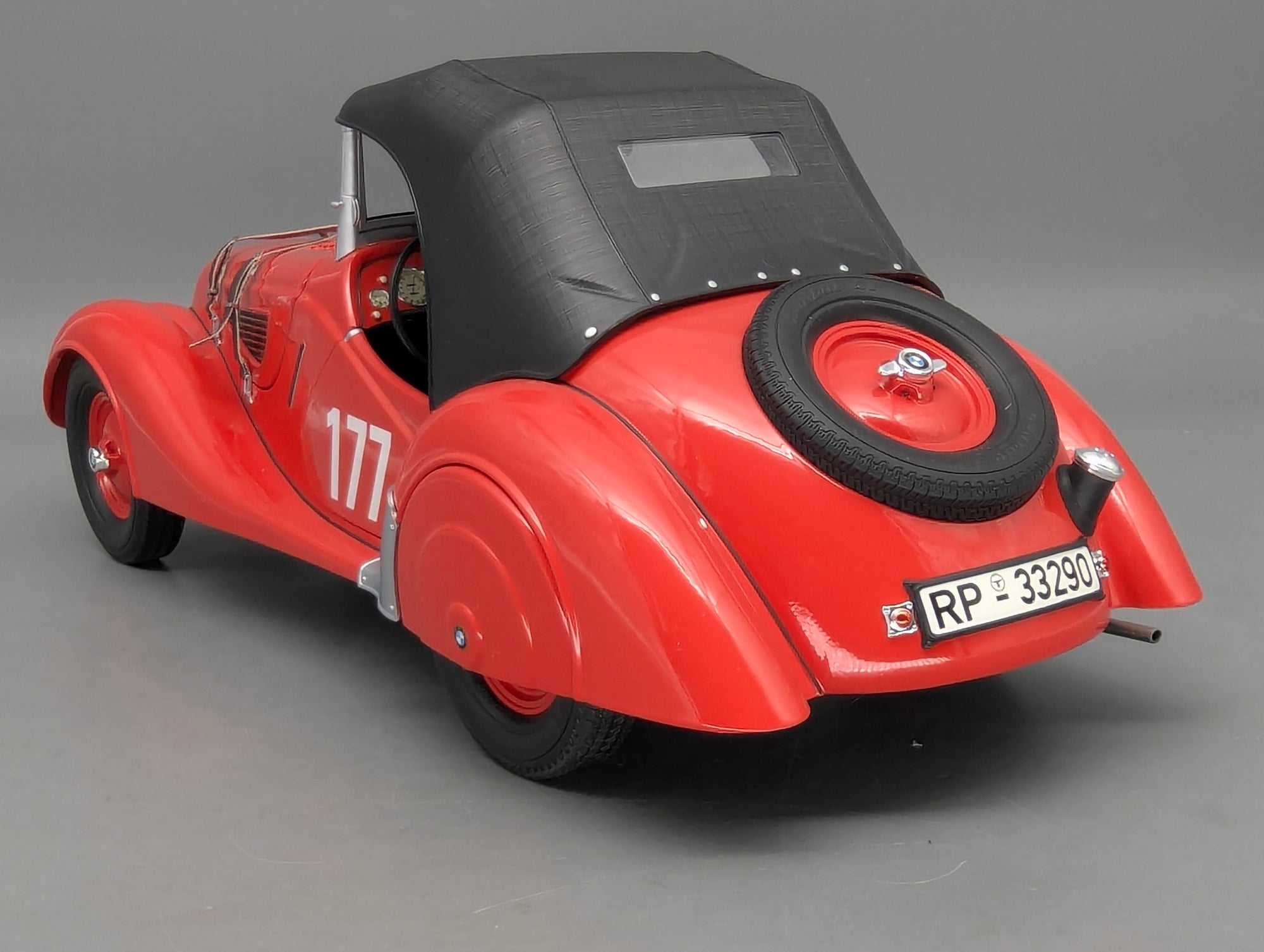 Coches a escala 1:12 Premium ClassiXXs BMW Isetta "Export" Azul Claro con embalaje original