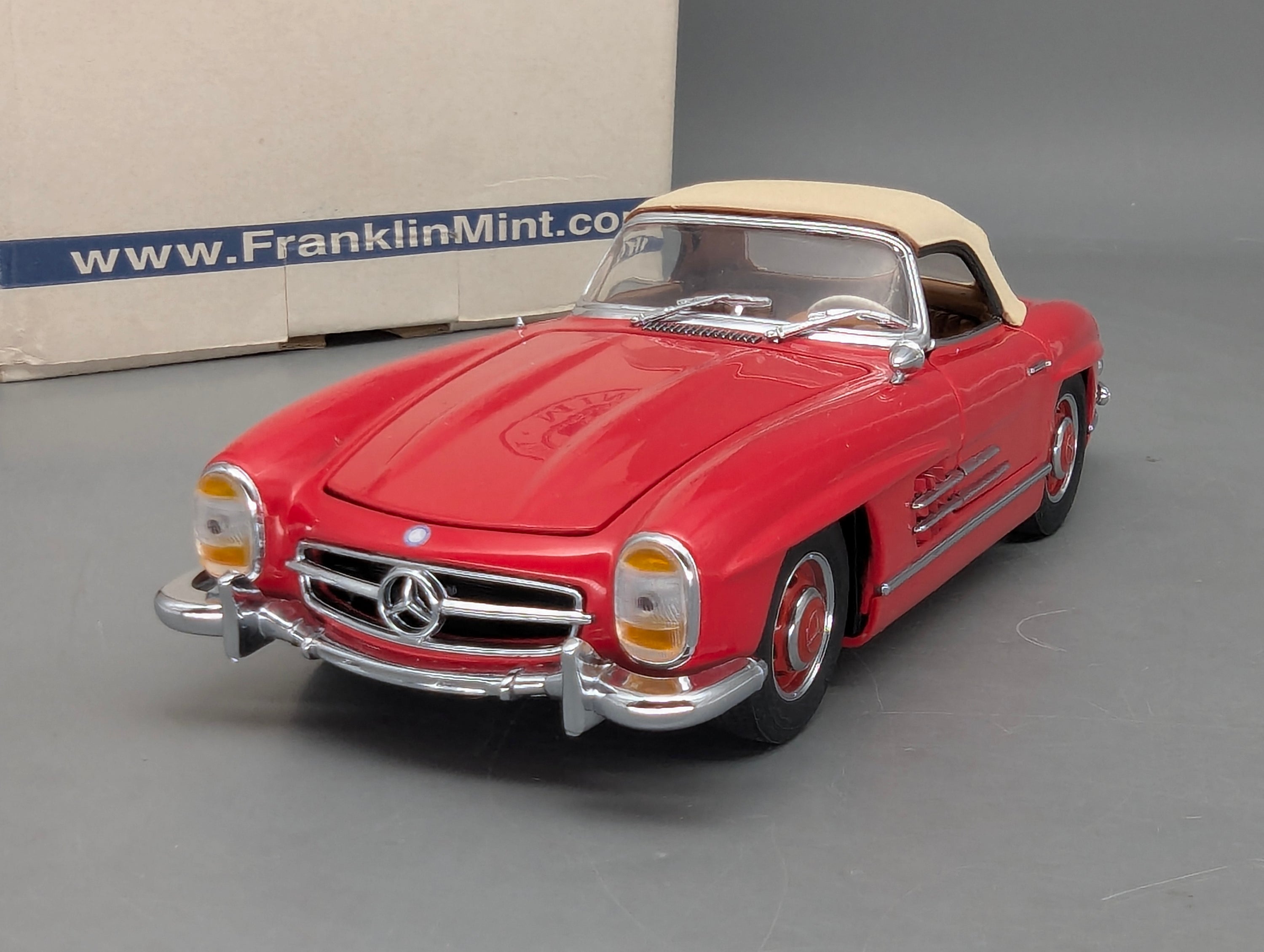 Modellautos 1:24 Franklin Mint Mercedes Benz 300 SL Roadster 1960 Rot mit OVP
