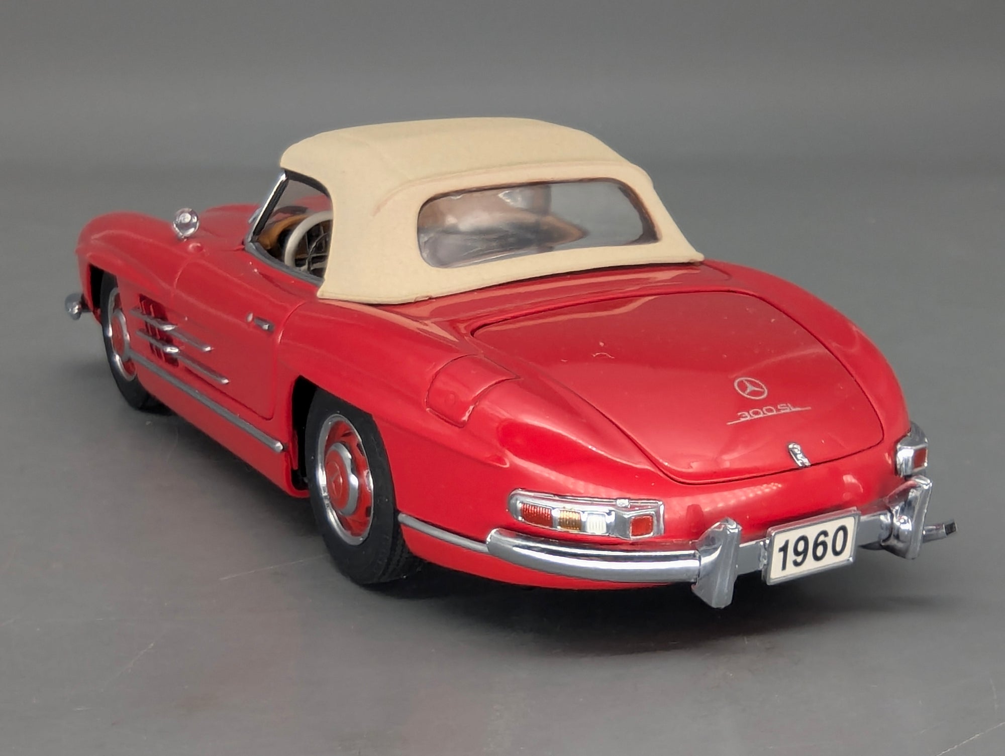 Modellautos 1:24 Franklin Mint Mercedes Benz 300 SL Roadster 1960 Rot mit OVP