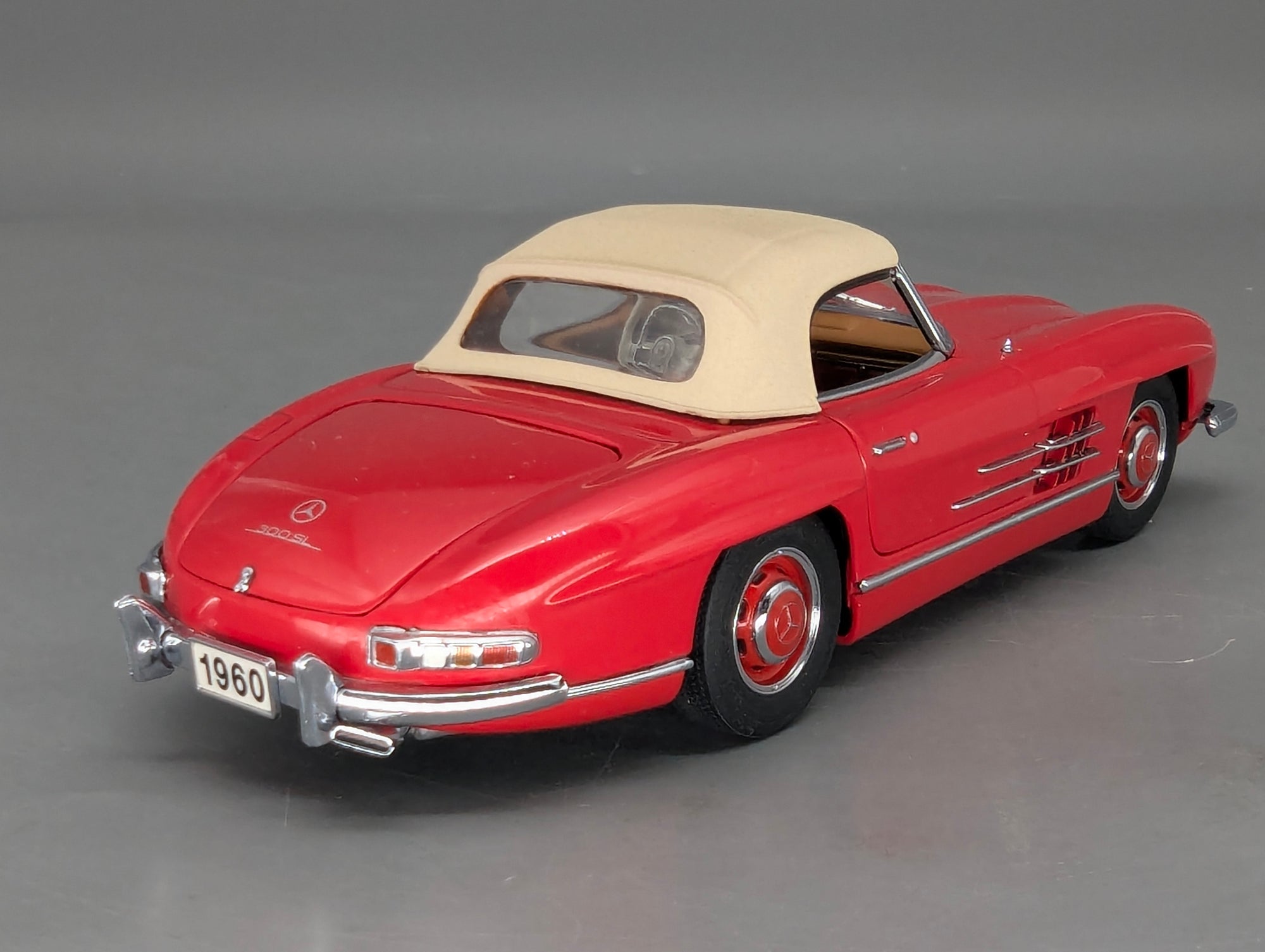 Modellautos 1:24 Franklin Mint Mercedes Benz 300 SL Roadster 1960 Rot mit OVP