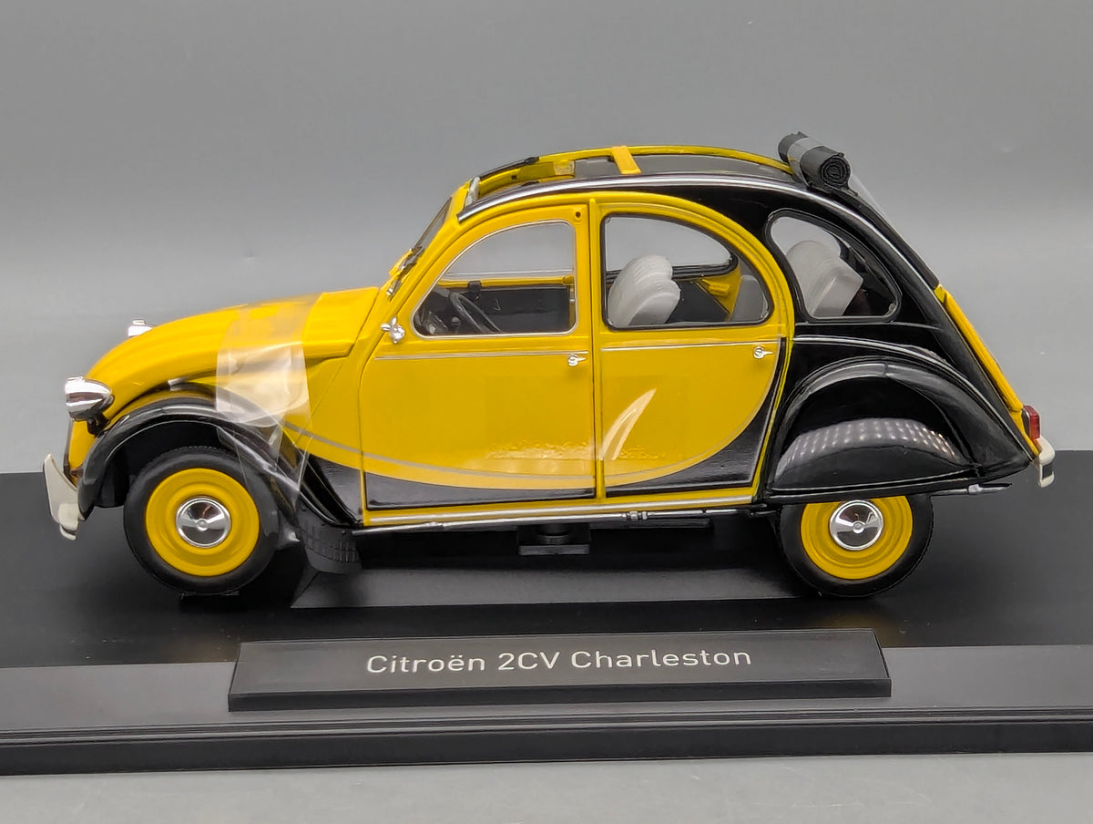 Coches a escala 1:12 Premium ClassiXXs BMW Isetta "Export" Azul Claro con embalaje original