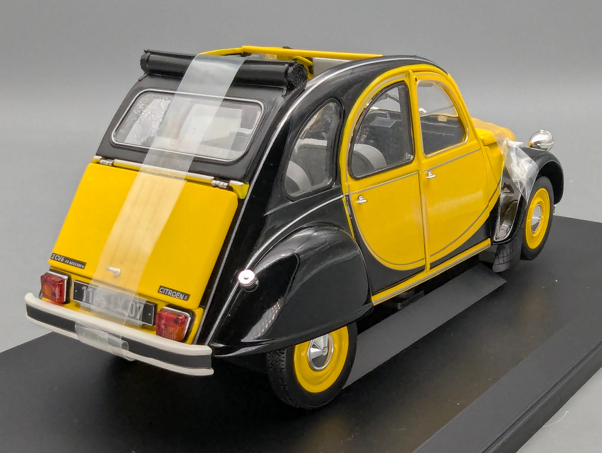 Coches a escala 1:12 Premium ClassiXXs BMW Isetta "Export" Azul Claro con embalaje original