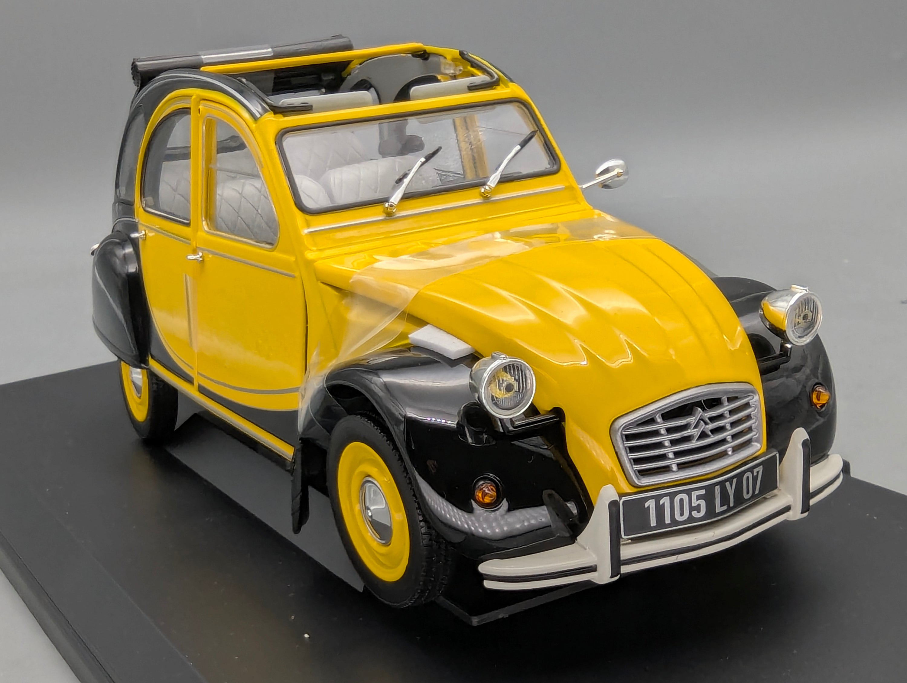 Coches a escala 1:12 Premium ClassiXXs BMW Isetta "Export" Azul Claro con embalaje original