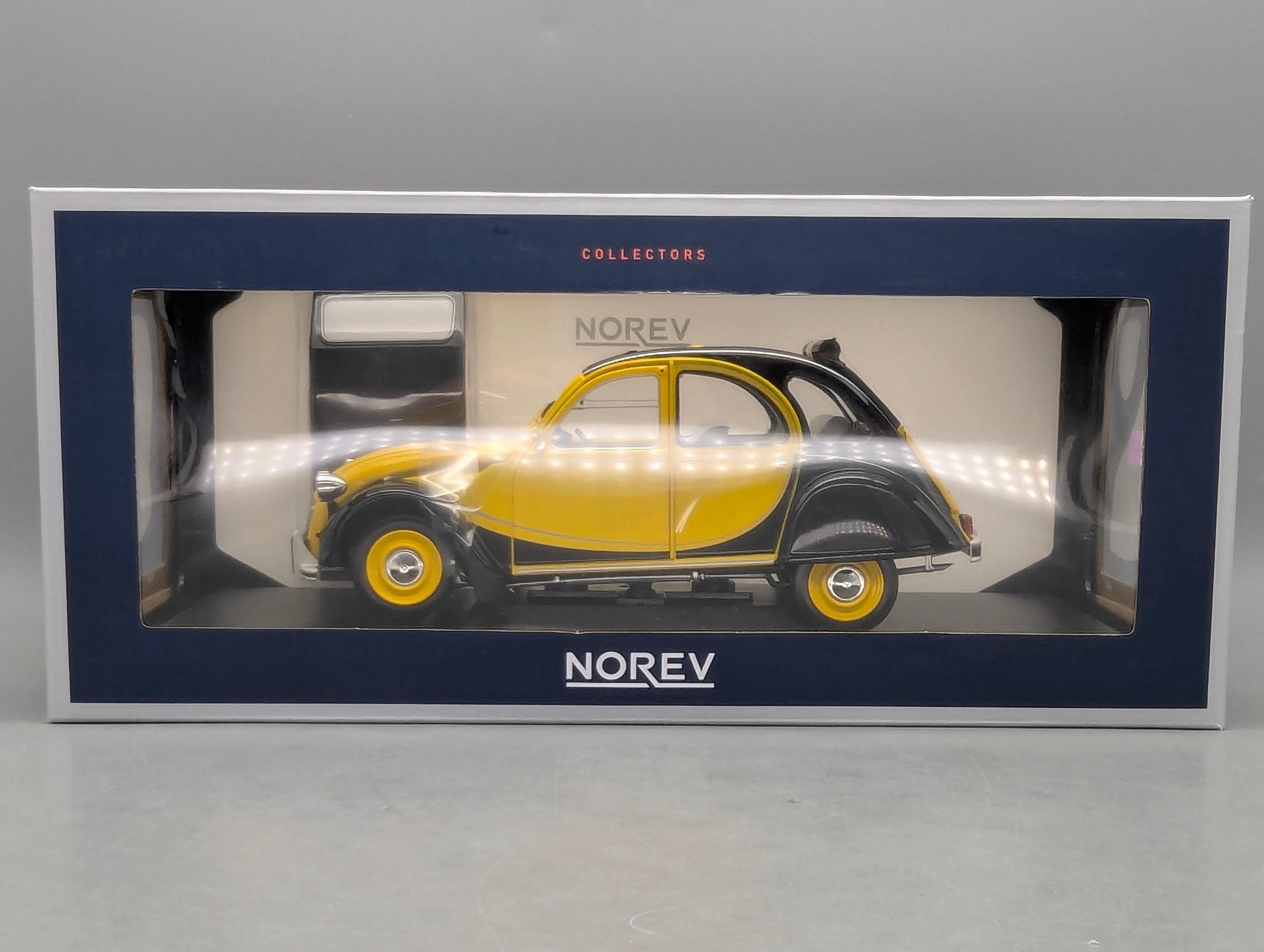 Coches a escala 1:12 Premium ClassiXXs BMW Isetta "Export" Azul Claro con embalaje original