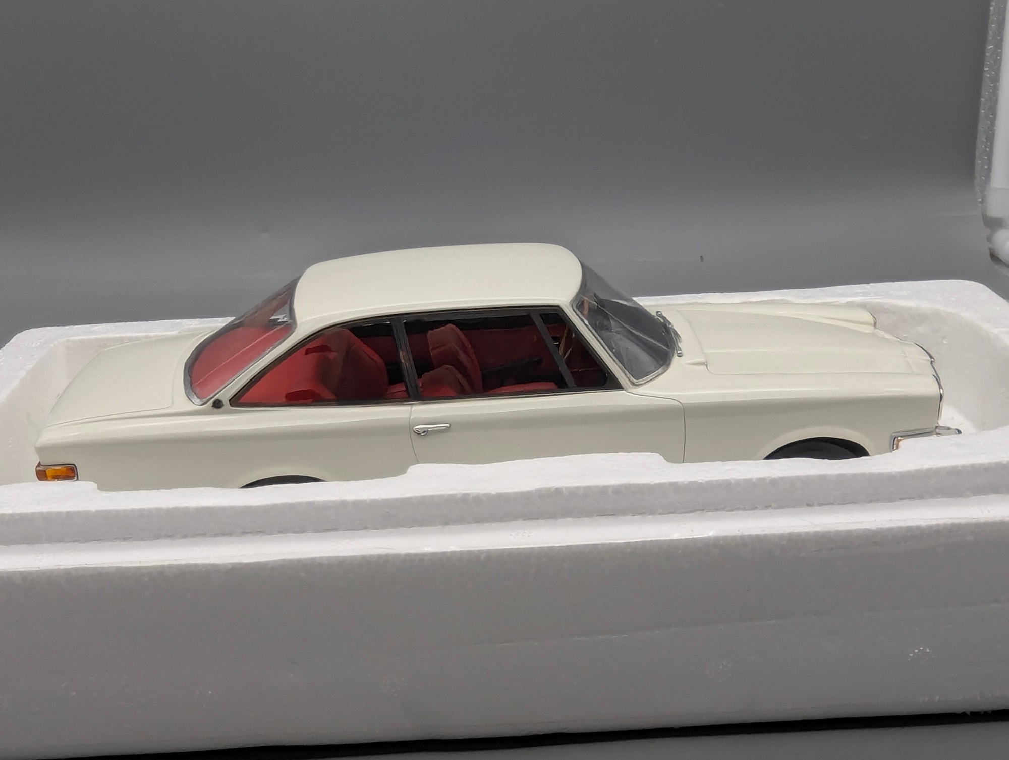 Coches a escala 1:12 Premium ClassiXXs BMW Isetta "Export" Azul Claro con embalaje original