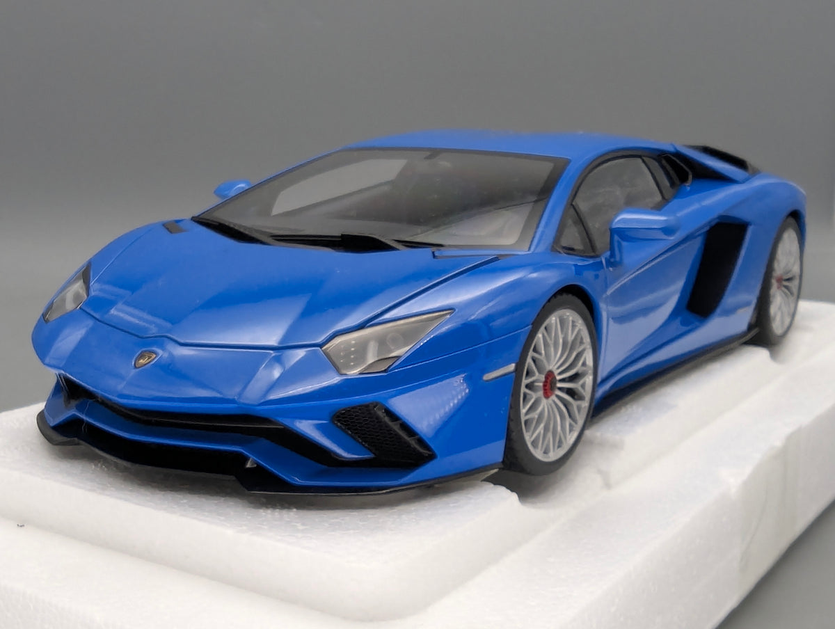 Model Cars 1:43 Spark S9609 Lamborghini Huracan GT3 EVO FIA Vallelunga 2019 #58 OVP