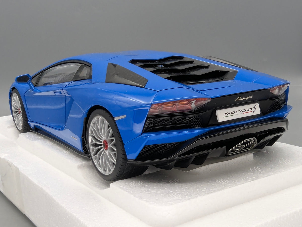 Model Cars 1:43 Spark S9609 Lamborghini Huracan GT3 EVO FIA Vallelunga 2019 #58 OVP