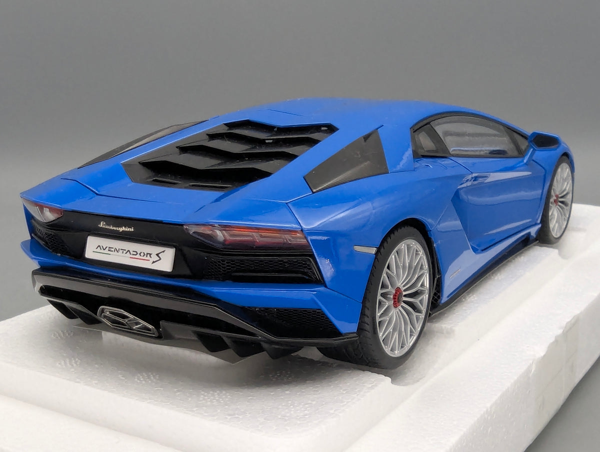 Model Cars 1:43 Spark S9609 Lamborghini Huracan GT3 EVO FIA Vallelunga 2019 #58 OVP