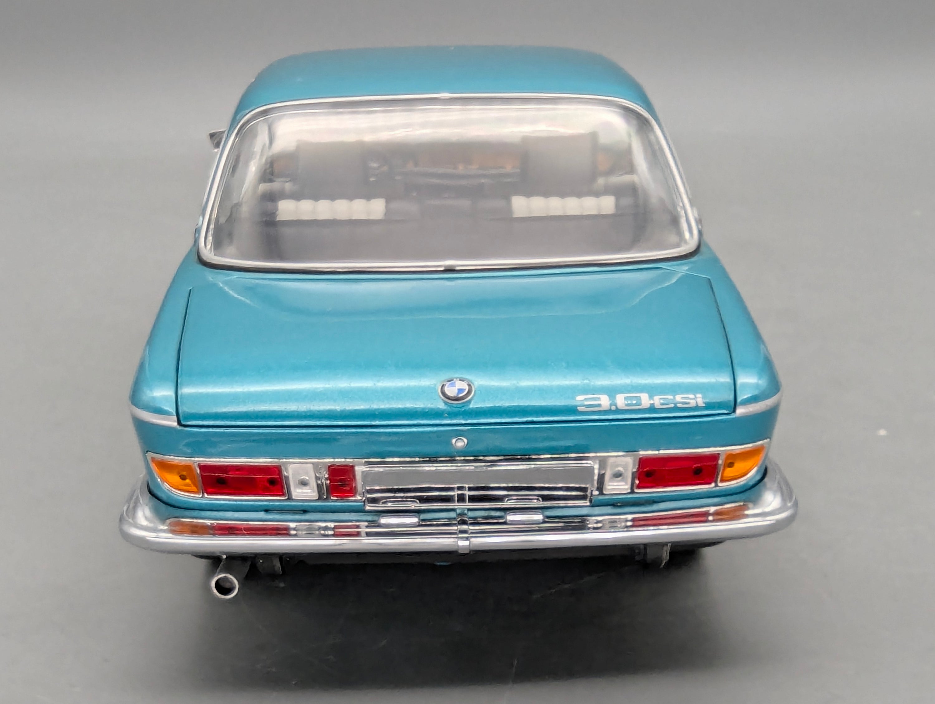 Modellautos 1:18 Minichamps BMW 3.0 CSi Met. Grün 1972 mit OVP