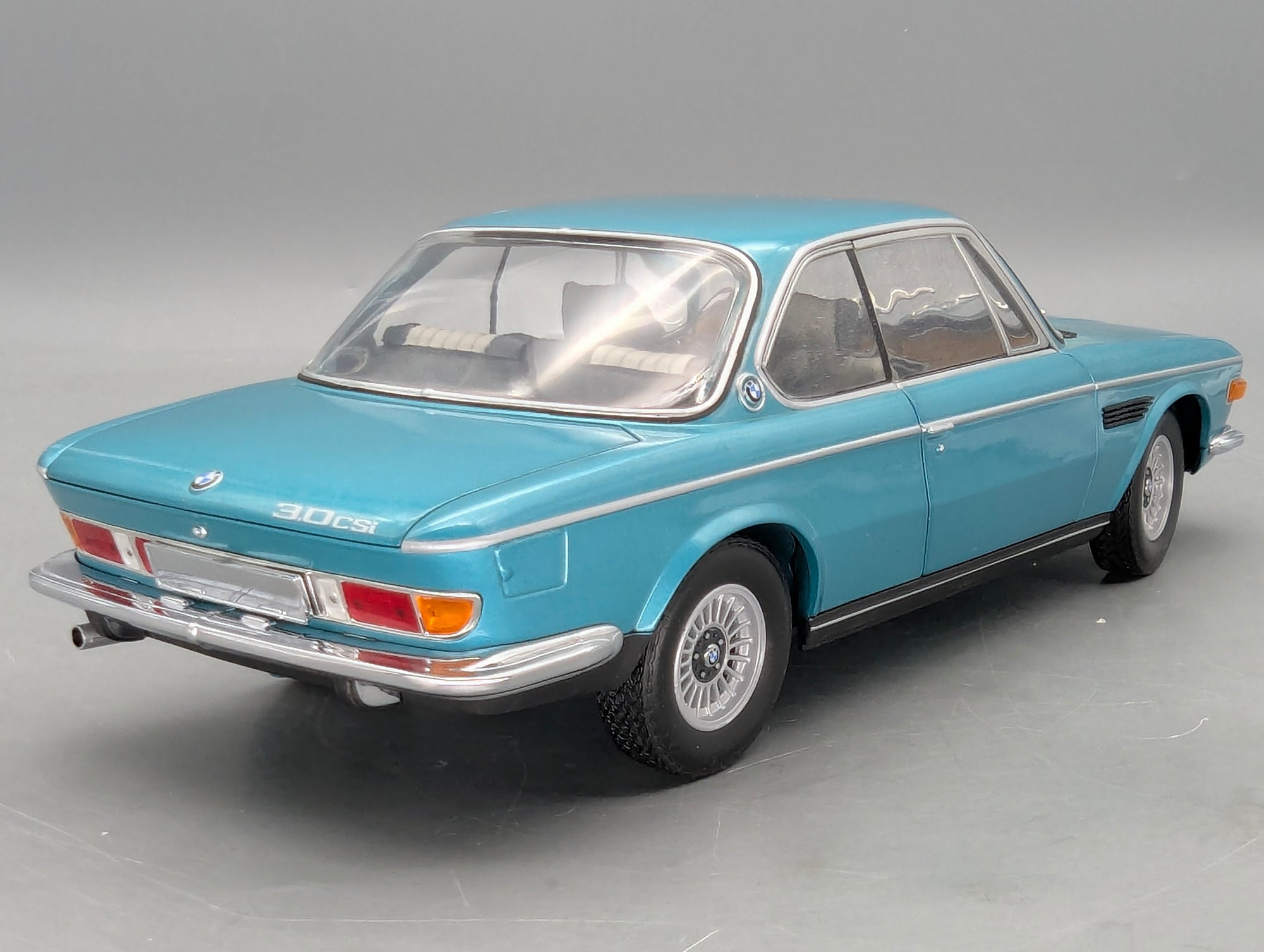 Modellautos 1:18 Minichamps BMW 3.0 CSi Met. Grün 1972 mit OVP