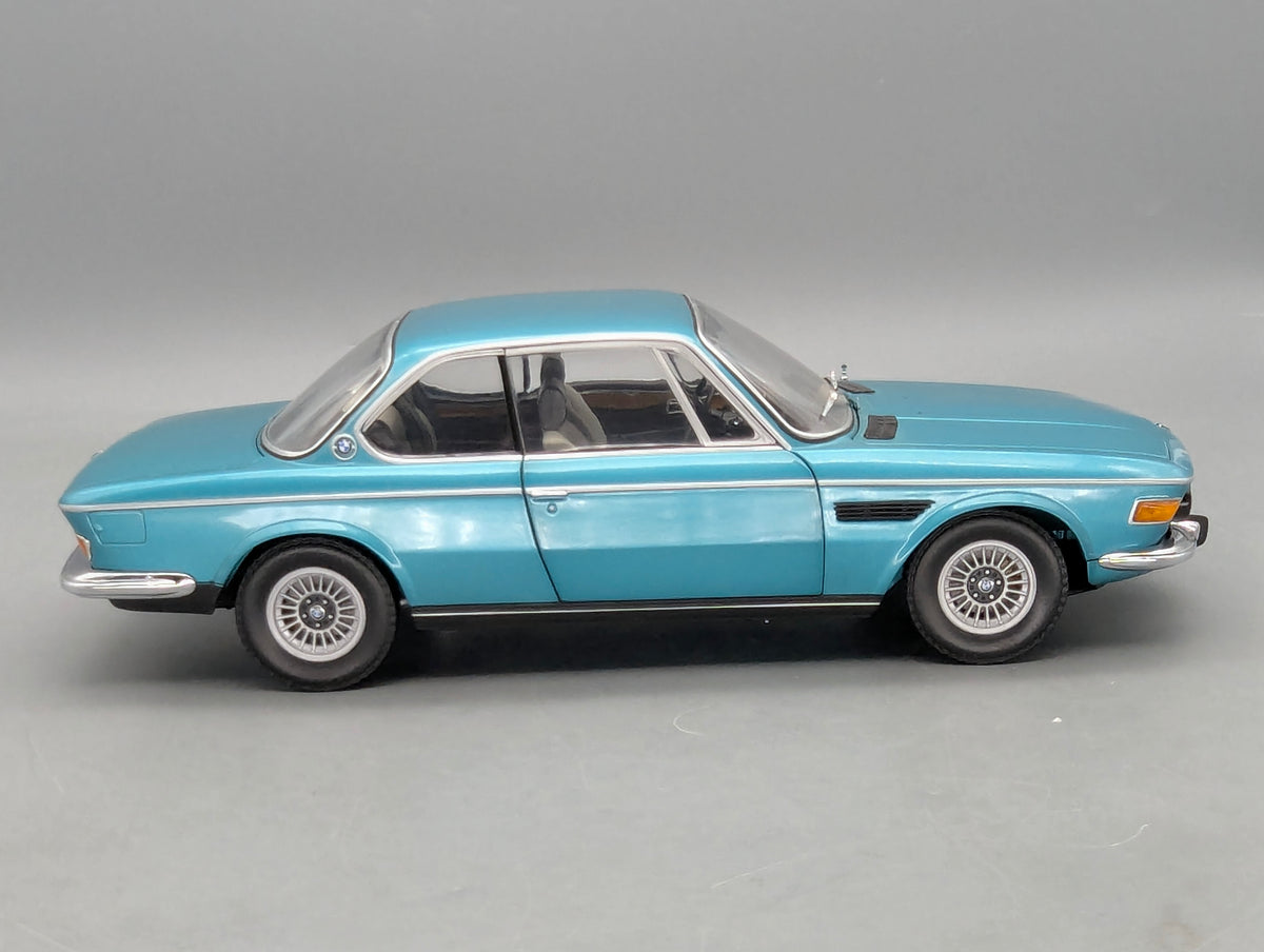 Modellautos 1:18 Minichamps BMW 3.0 CSi Met. Grün 1972 mit OVP