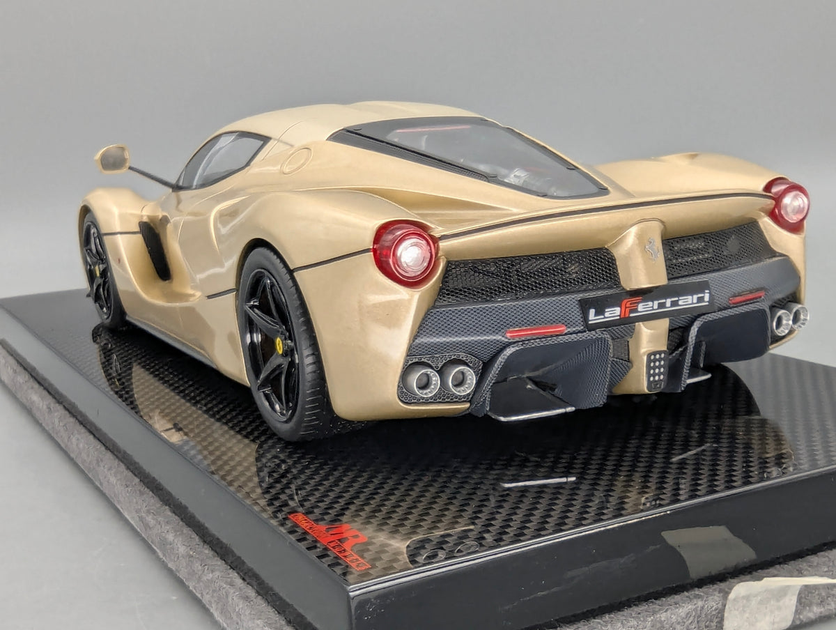 Modellautos 1:18 MR Collection Ferrari LaFerrari Gold mit OVP