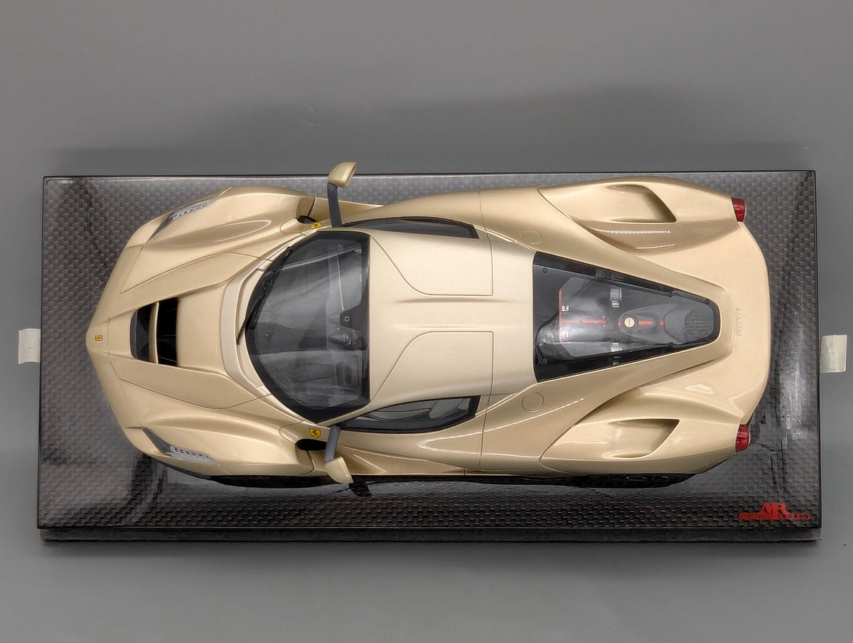 Modellautos 1:18 MR Collection Ferrari LaFerrari Gold mit OVP