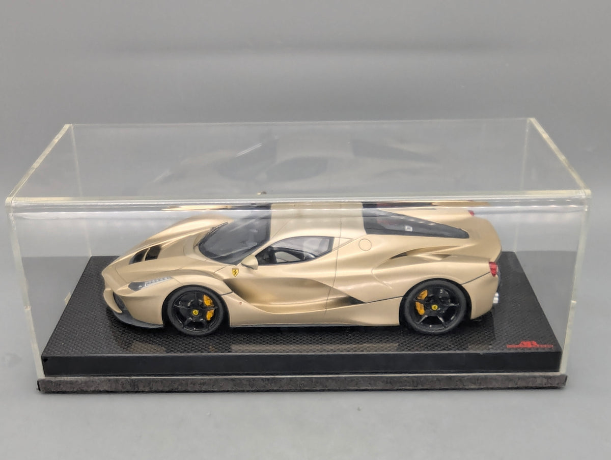Modellautos 1:18 MR Collection Ferrari LaFerrari Gold mit OVP