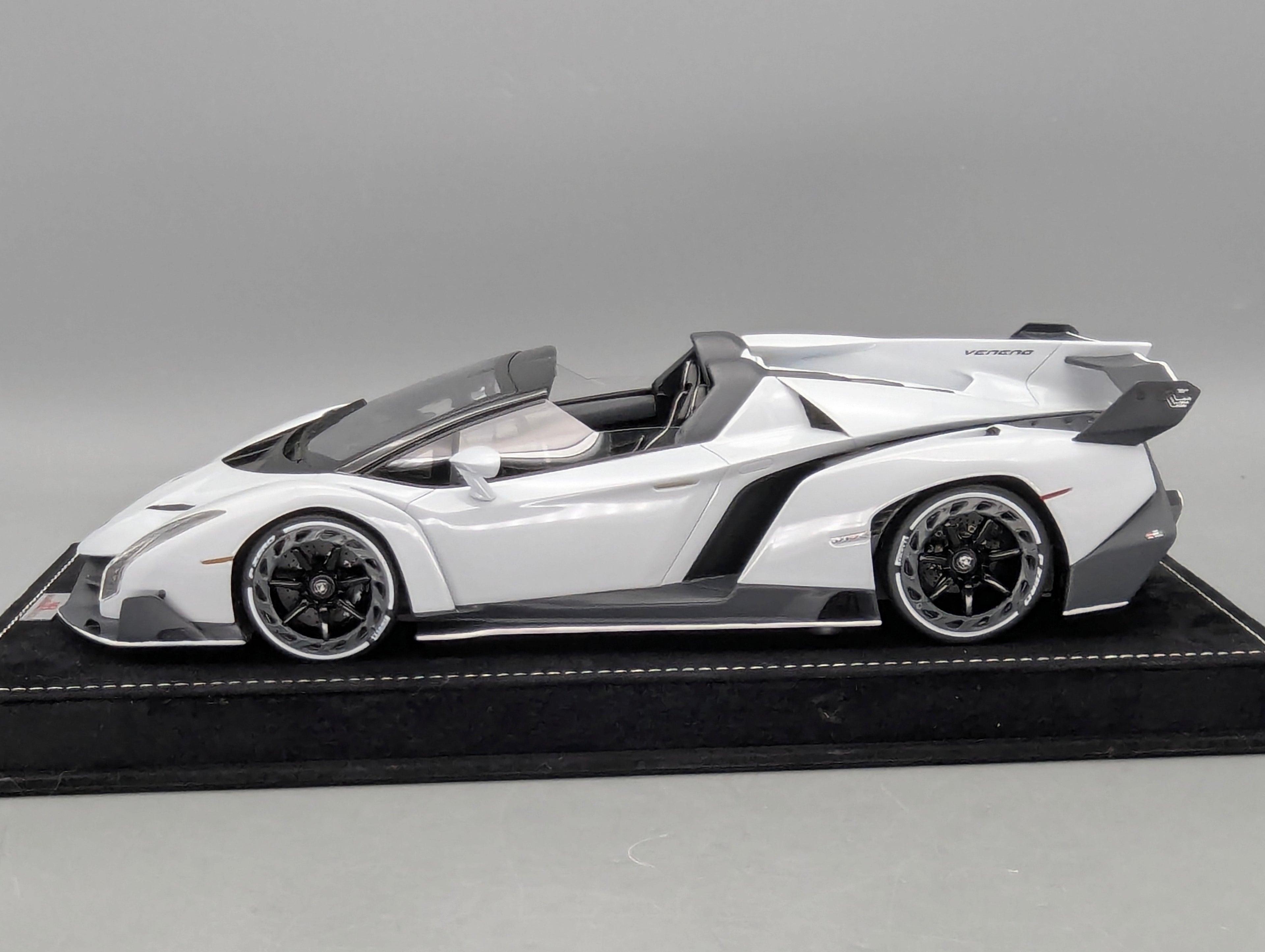 Model Cars 1:43 Spark S9609 Lamborghini Huracan GT3 EVO FIA Vallelunga 2019 #58 OVP