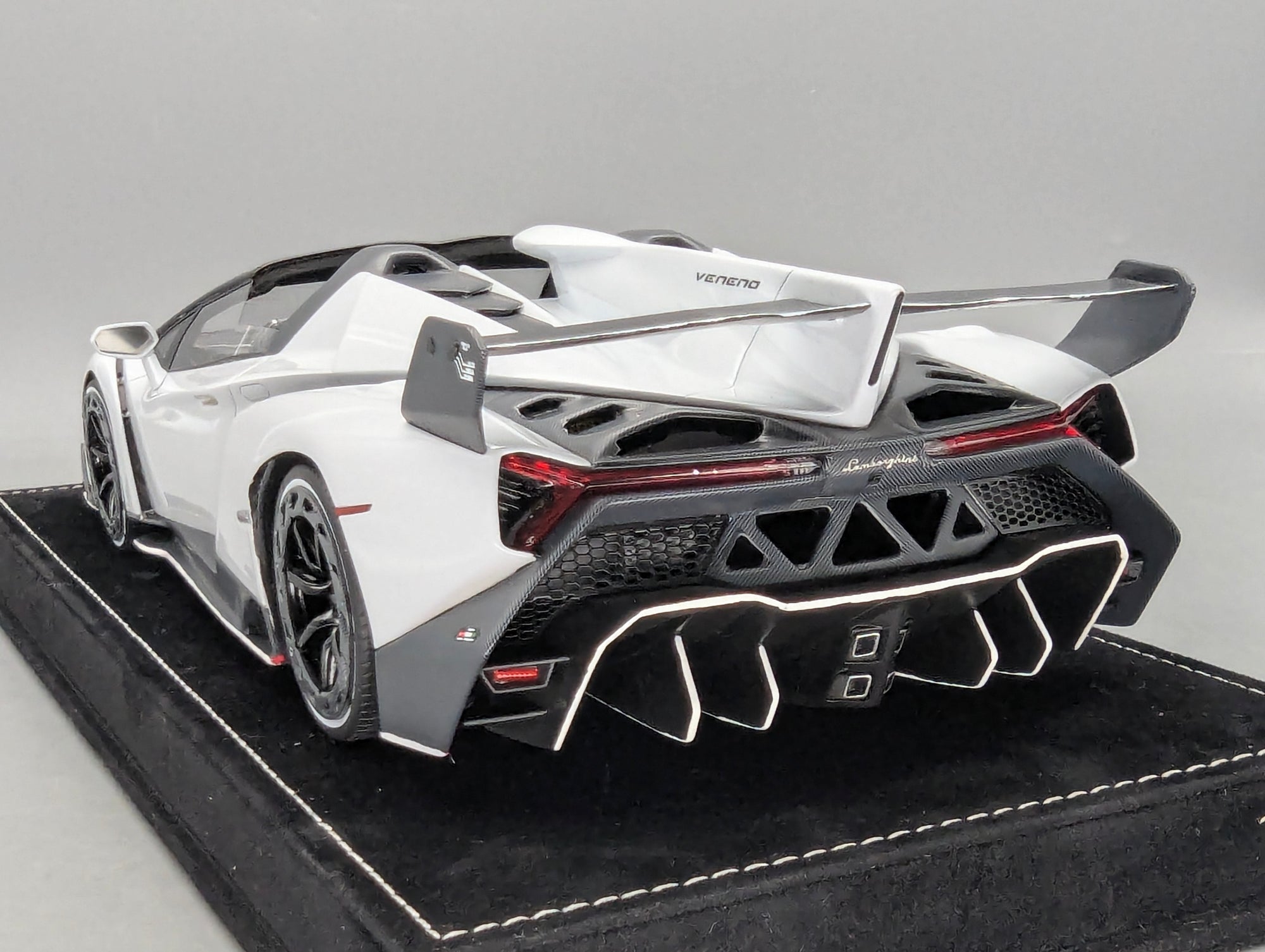 Modellautos 1:18 MR Collection Lamborghini Veneno Roadster Ltd 1/1 mit OVP