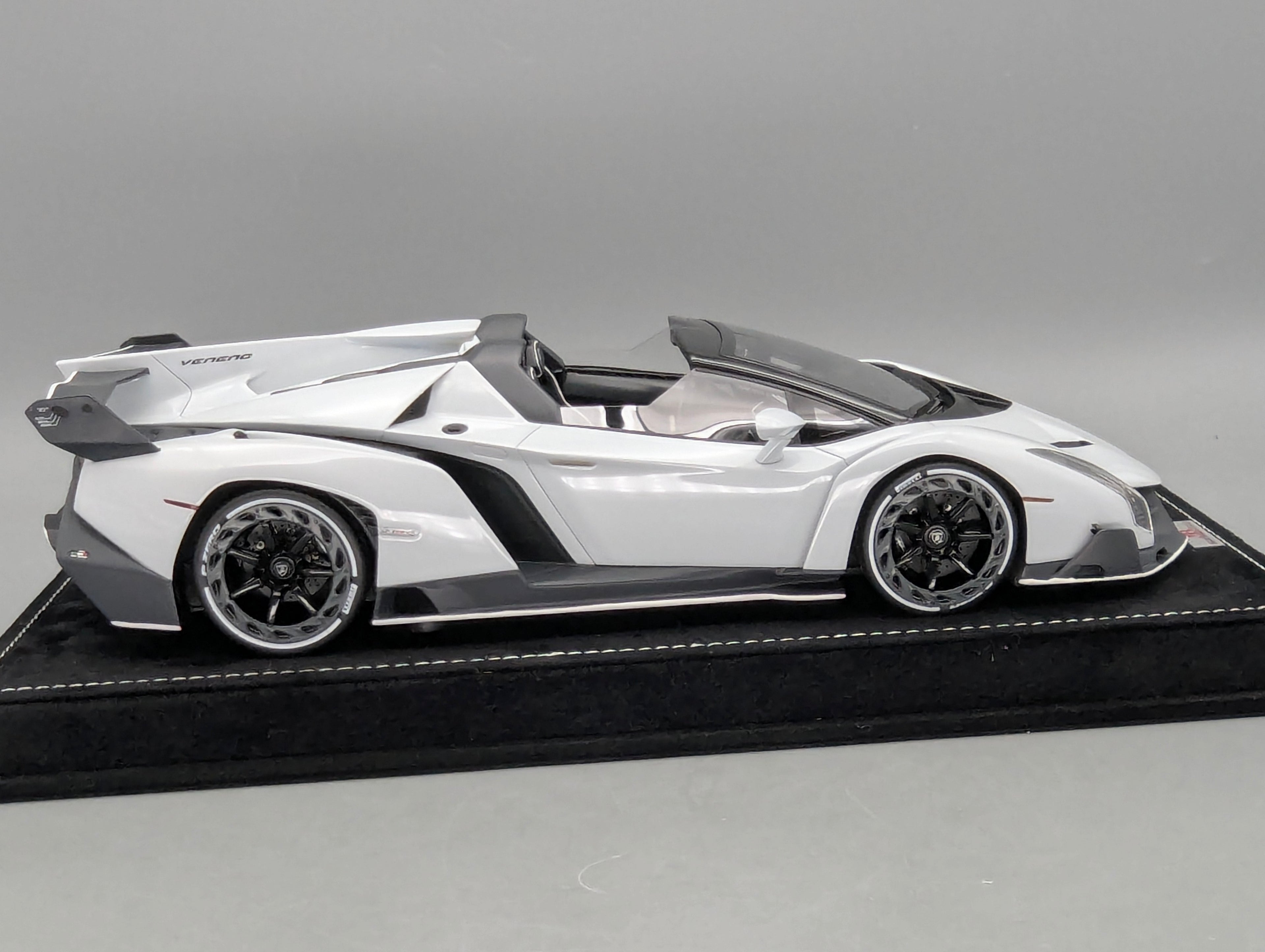 Model Cars 1:43 Spark S9609 Lamborghini Huracan GT3 EVO FIA Vallelunga 2019 #58 OVP