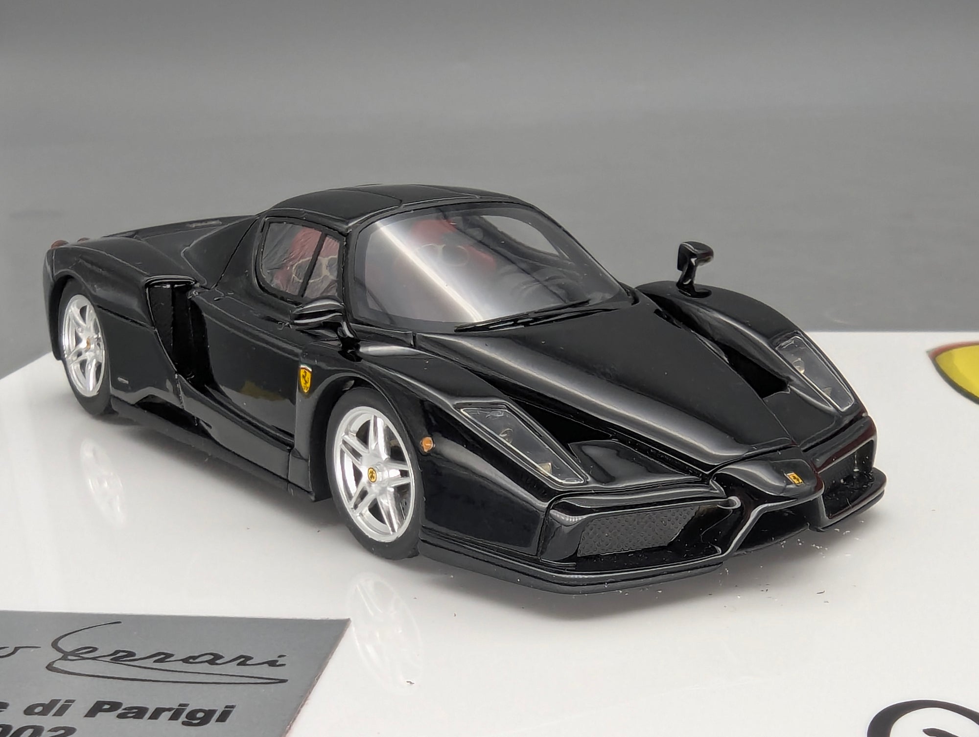 Modellautos 1:43 BBR Ferrari Enzo Salone di Parigi / Paris 2002 mit Vitrine und OVP