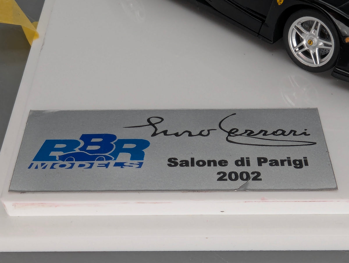 Modellautos 1:43 BBR Ferrari Enzo Salone di Parigi / Paris 2002 mit Vitrine und OVP