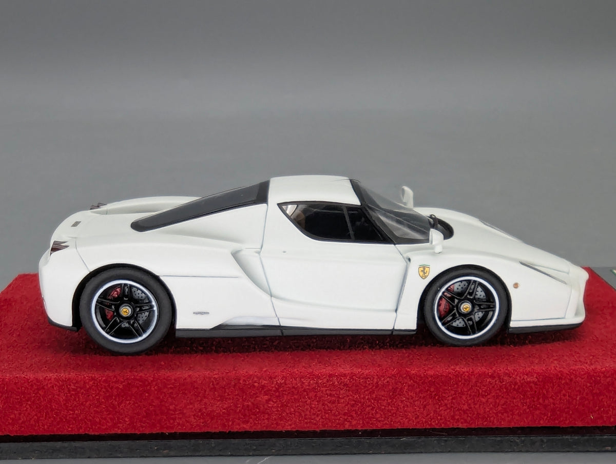 Modellautos 1:43 BBR Ferrari Enzo Special Version Ltd 13/20 mit Vitrine und OVP