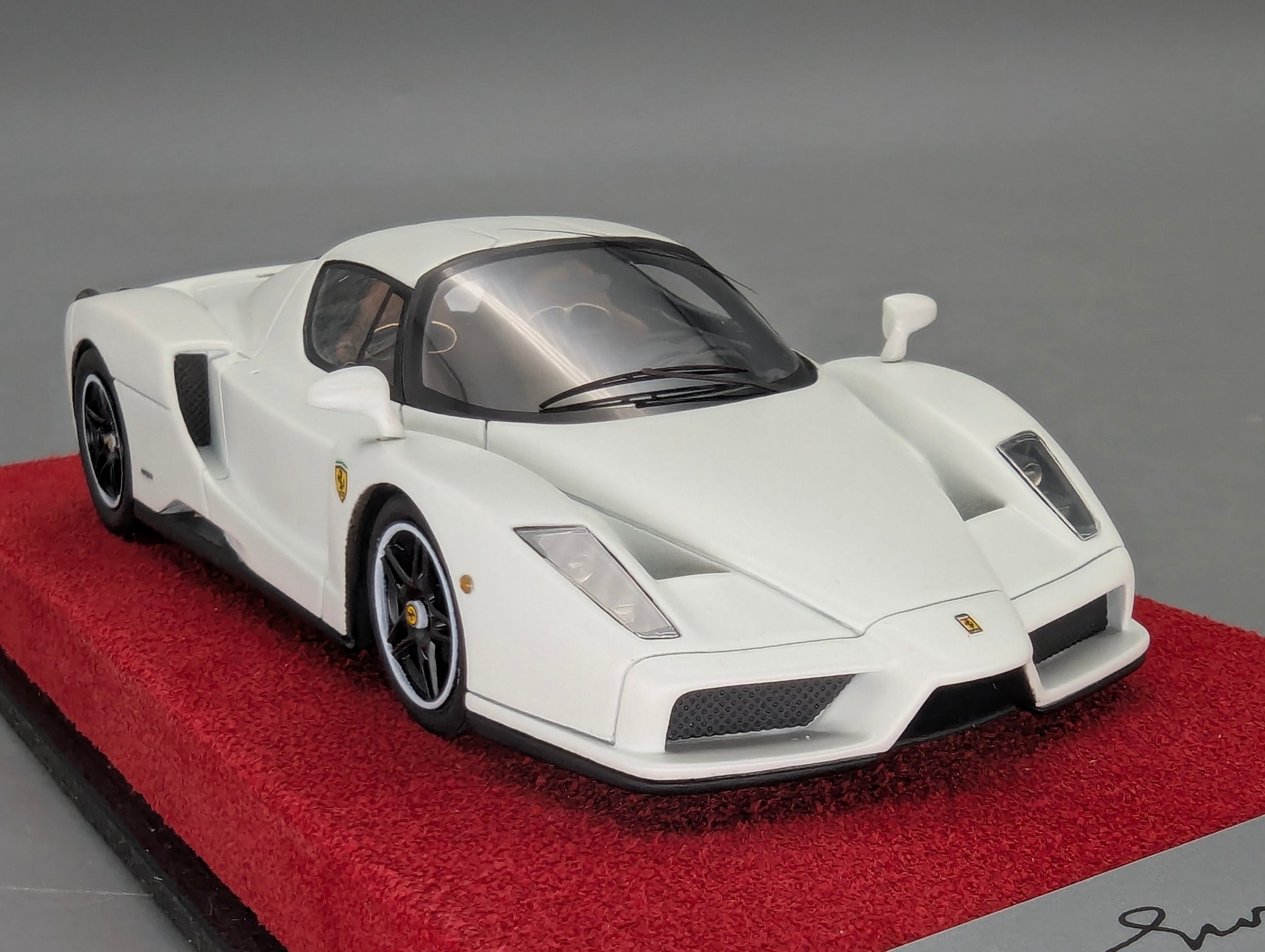 Modellautos 1:43 BBR Ferrari Enzo Special Version Ltd 13/20 mit Vitrine und OVP