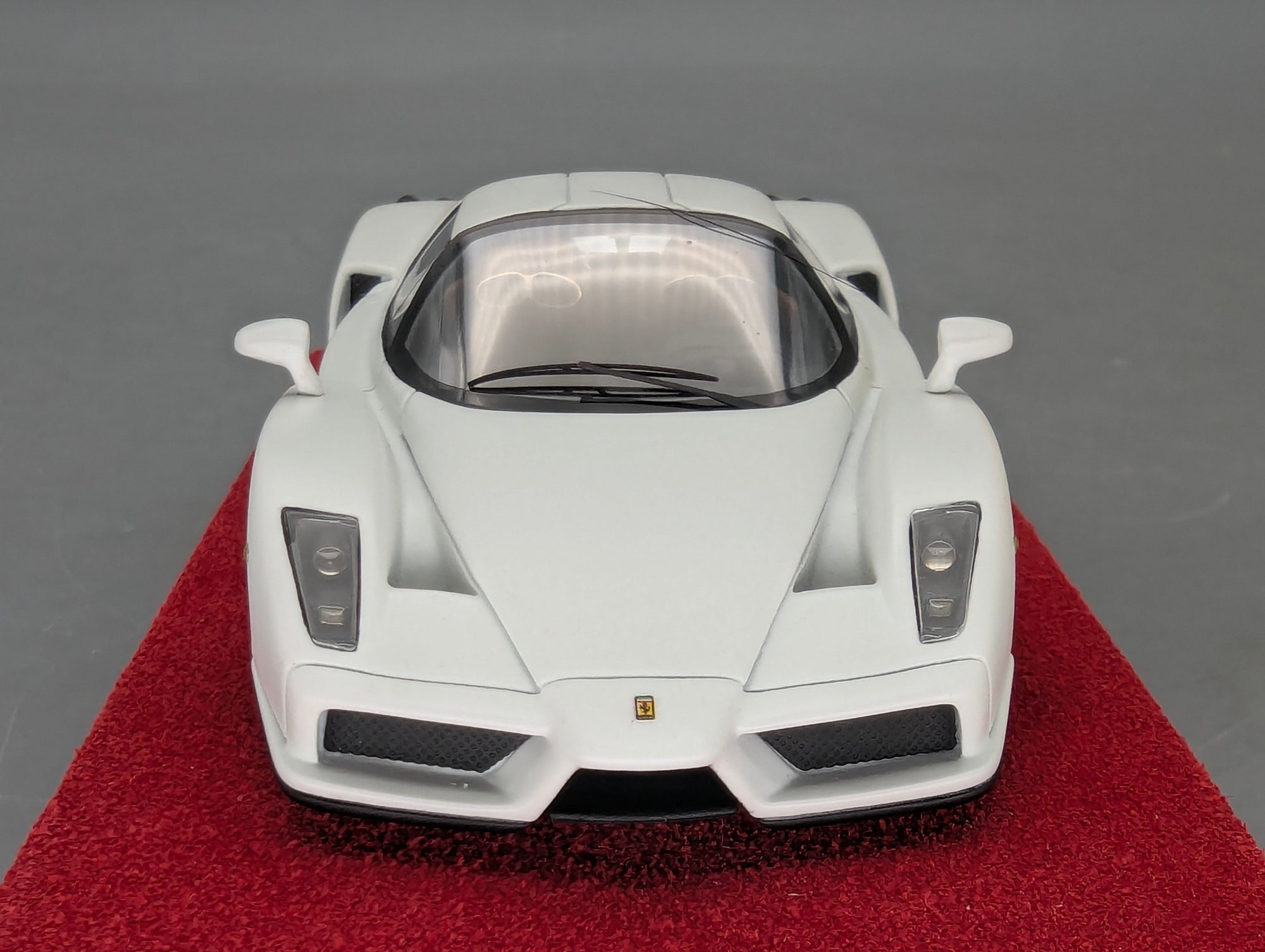Modellautos 1:43 BBR Ferrari Enzo Special Version Ltd 13/20 mit Vitrine und OVP