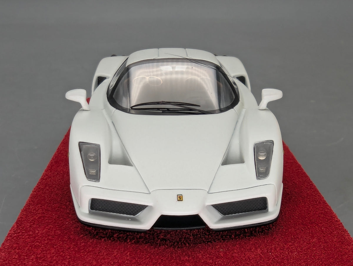 Modellautos 1:43 BBR Ferrari Enzo Special Version Ltd 13/20 mit Vitrine und OVP
