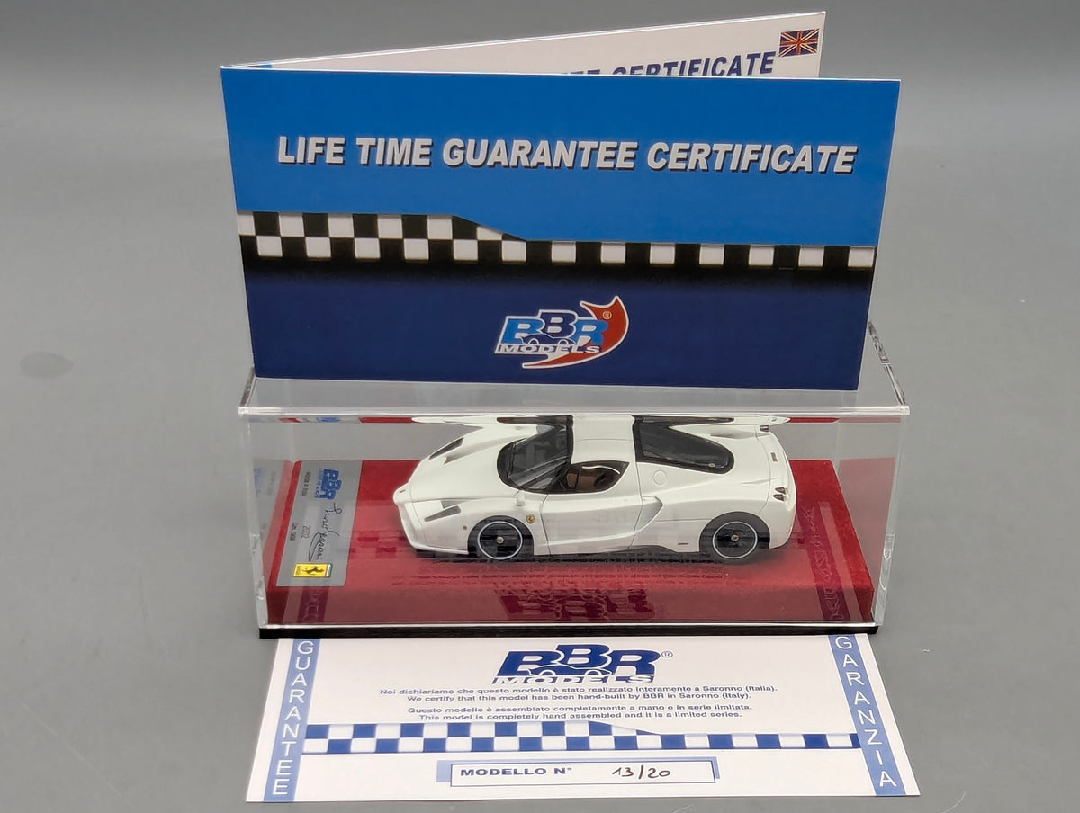 Modellautos 1:43 BBR Ferrari Enzo Special Version Ltd 13/20 mit Vitrine und OVP