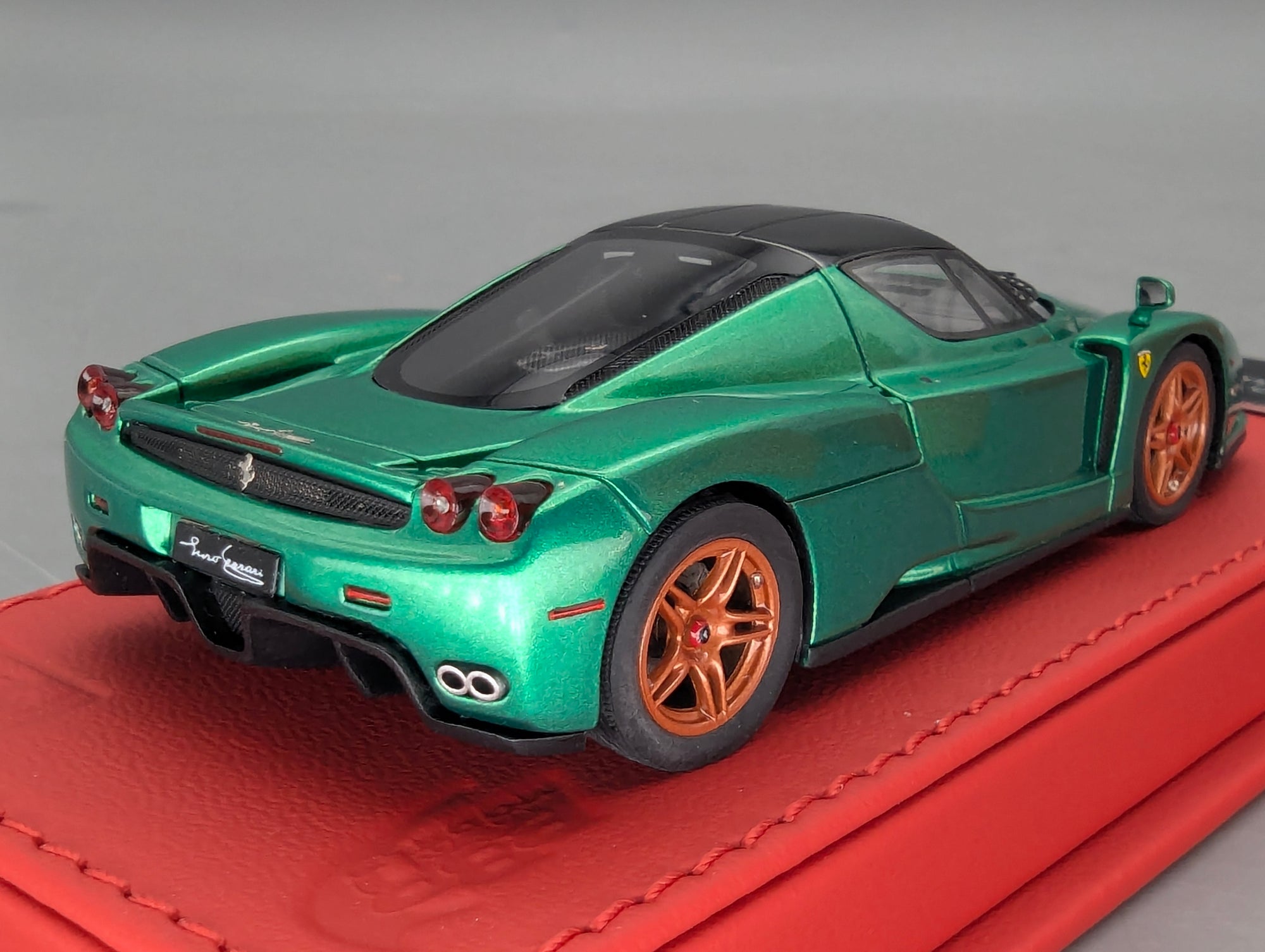 Modellautos 1:43 BBR Deluxe Ferrari Enzo Met. Green Ltd 01/10 mit OVP