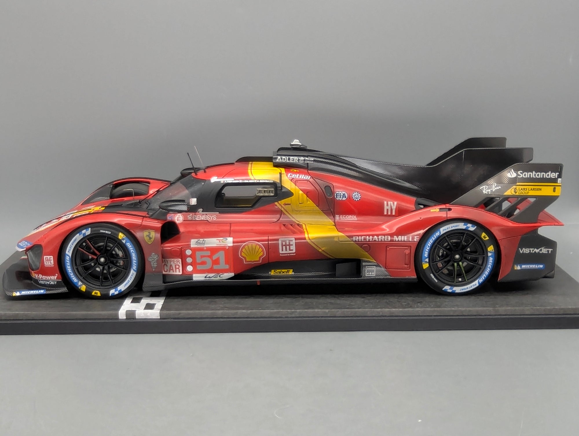 Modellautos 1:12 BBR Ferrari 499P WINNER 24h Le Mans 2023 DIRTY VERSION Ltd 048/299 #51 mit Kofferbox und OVP