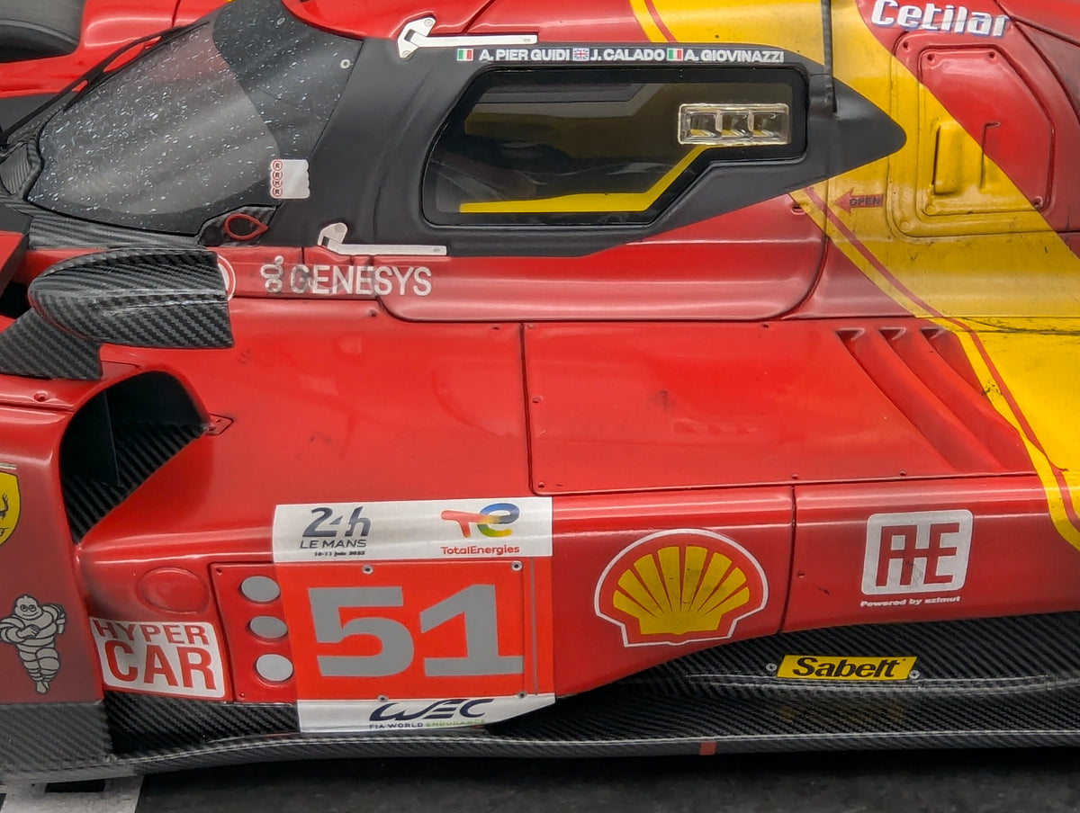 Modellautos 1:12 BBR Ferrari 499P WINNER 24h Le Mans 2023 DIRTY VERSION Ltd 048/299 #51 mit Kofferbox und OVP