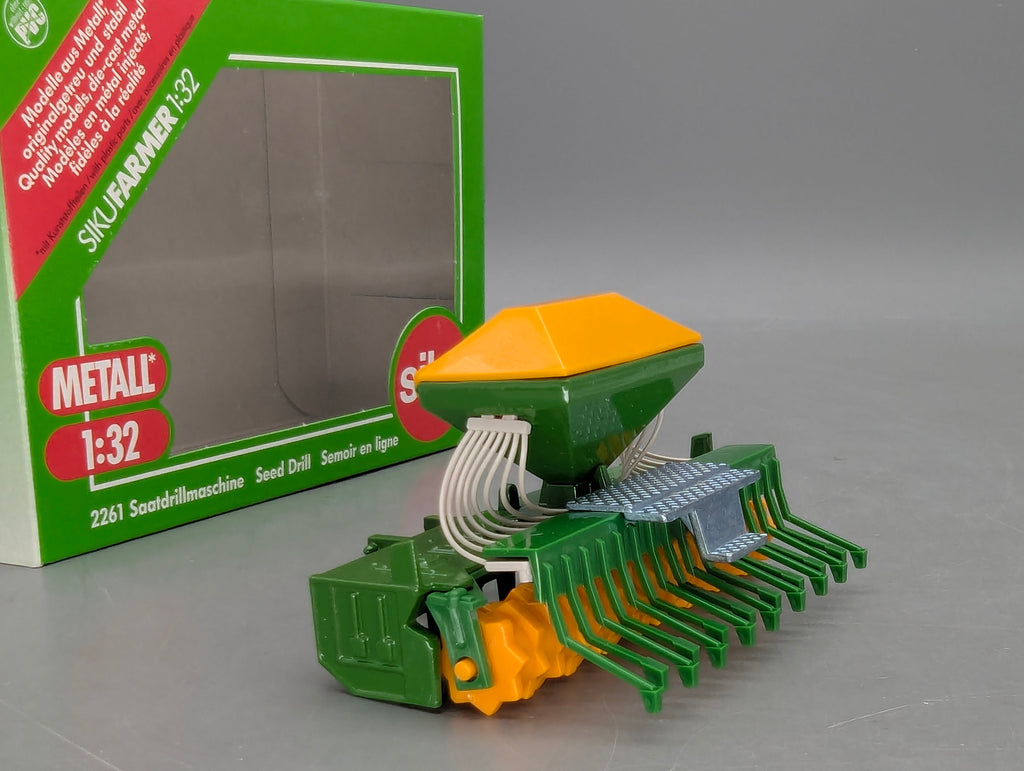 Landwirtschafts Modelle 1:32 Siku Farmer 2261 Saatdrillmaschine mit OVP