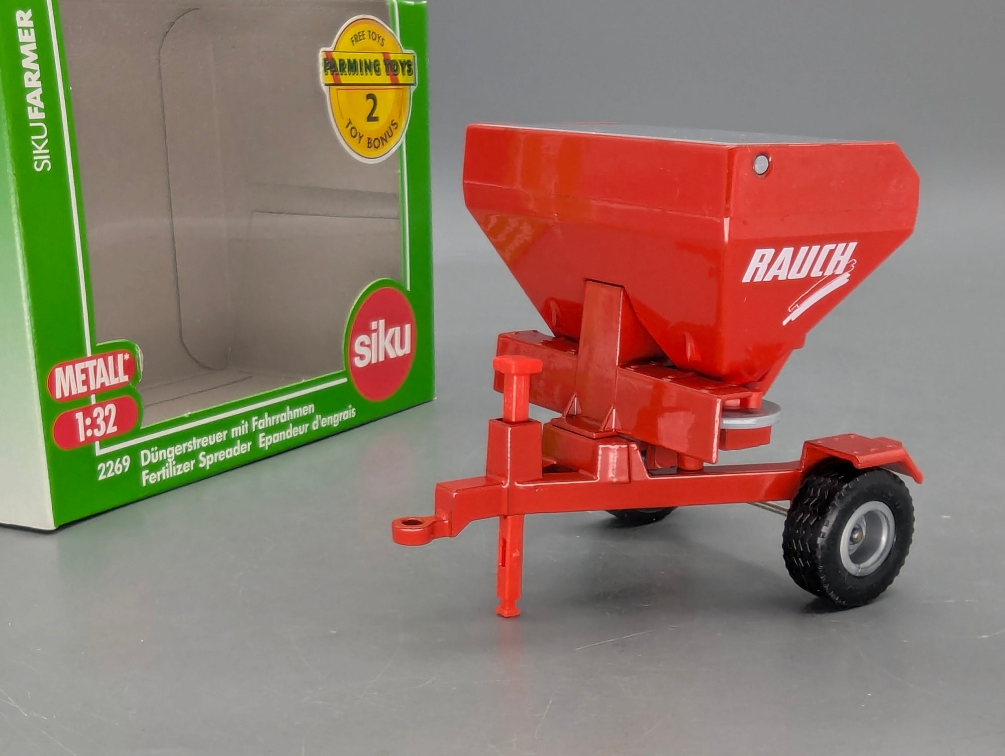 Landwirtschafts Modelle 1:32 Siku Farmer 2269 Rauch Düngerstreuer mit Fahrrahmen OVP