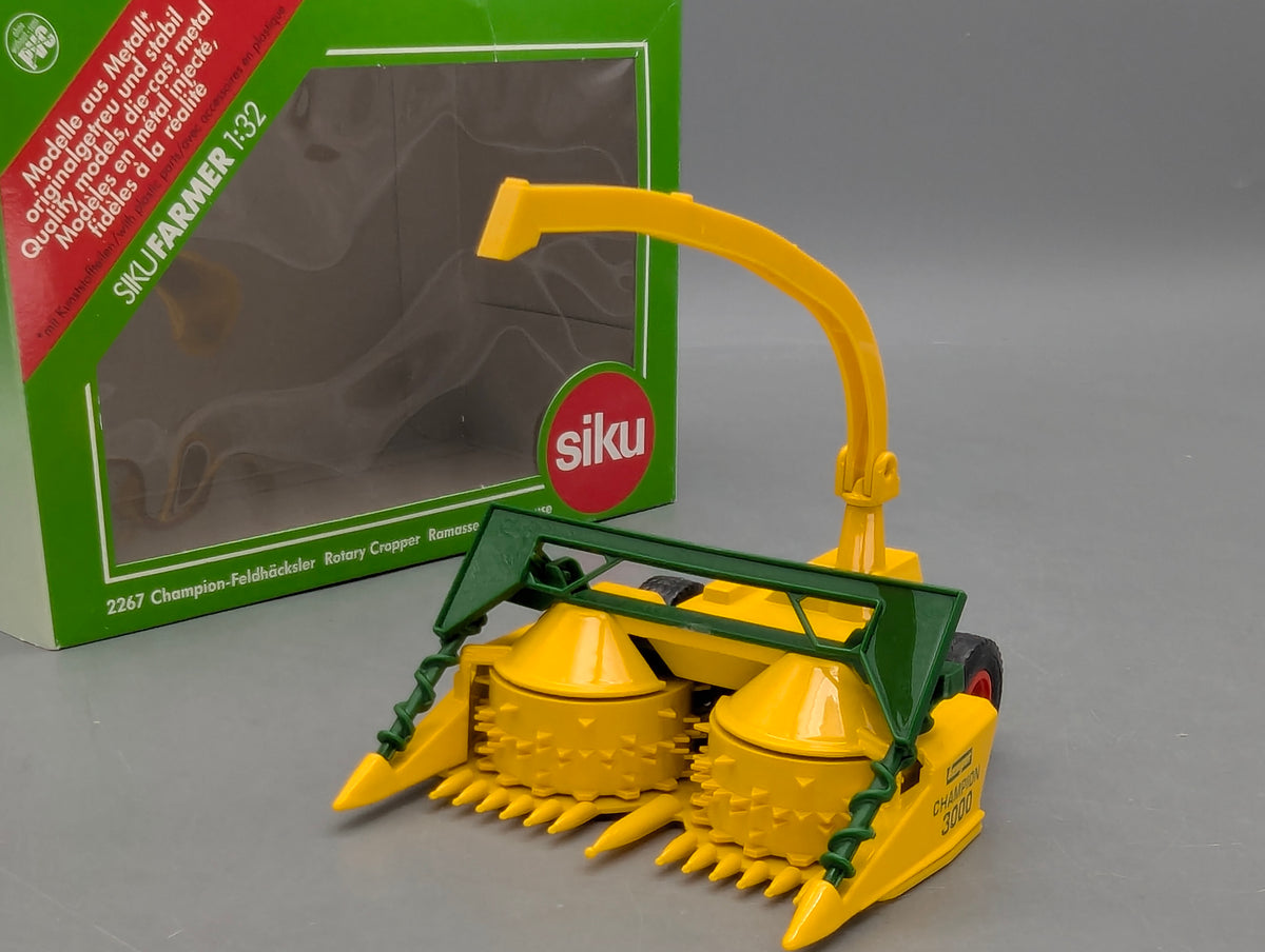 Landwirtschafts Modelle 1:32 Siku Farmer 2267 Champion Feldhäcksler mit OVP