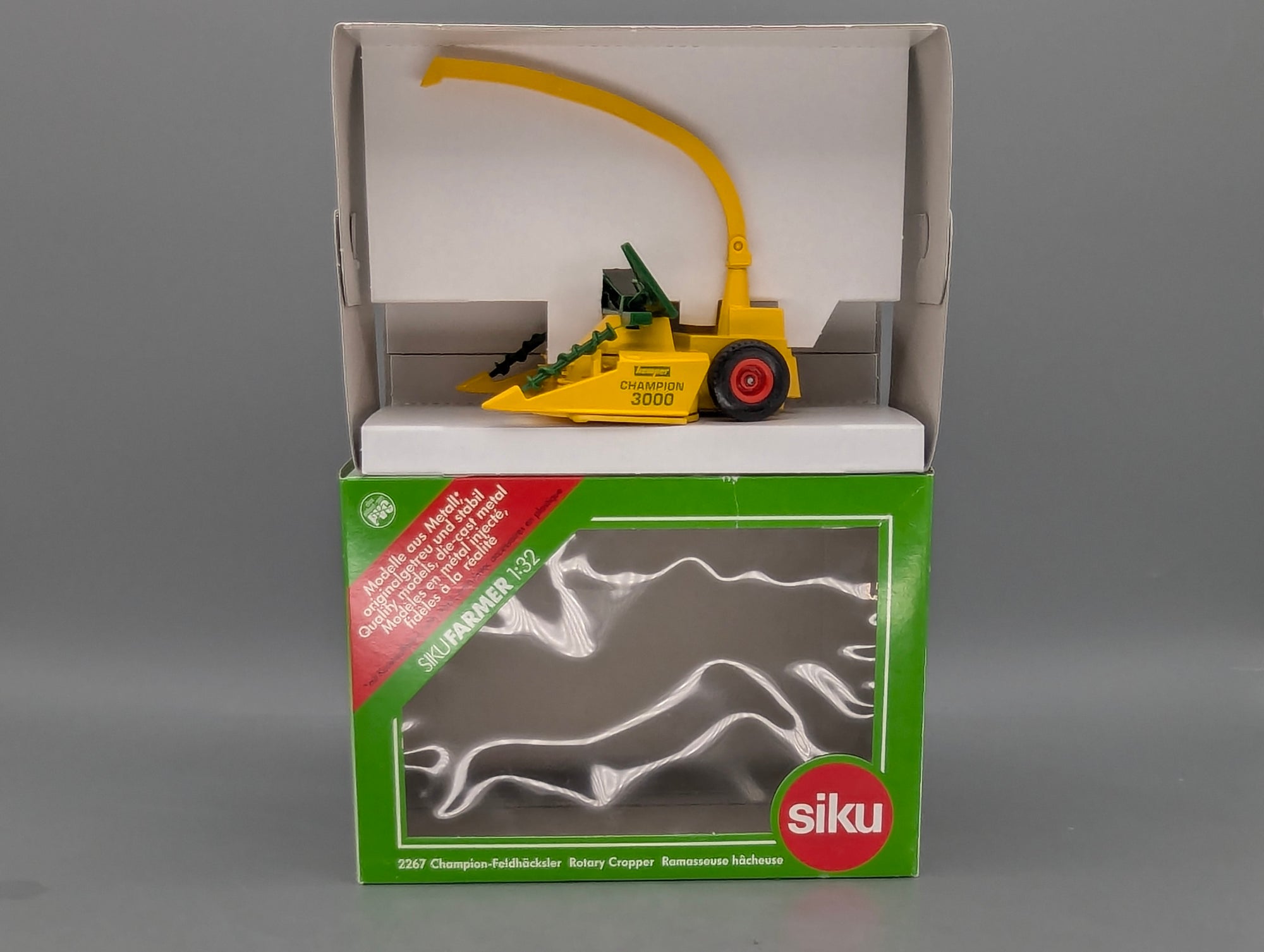 Landwirtschafts Modelle 1:32 Siku Farmer 2267 Champion Feldhäcksler mit OVP