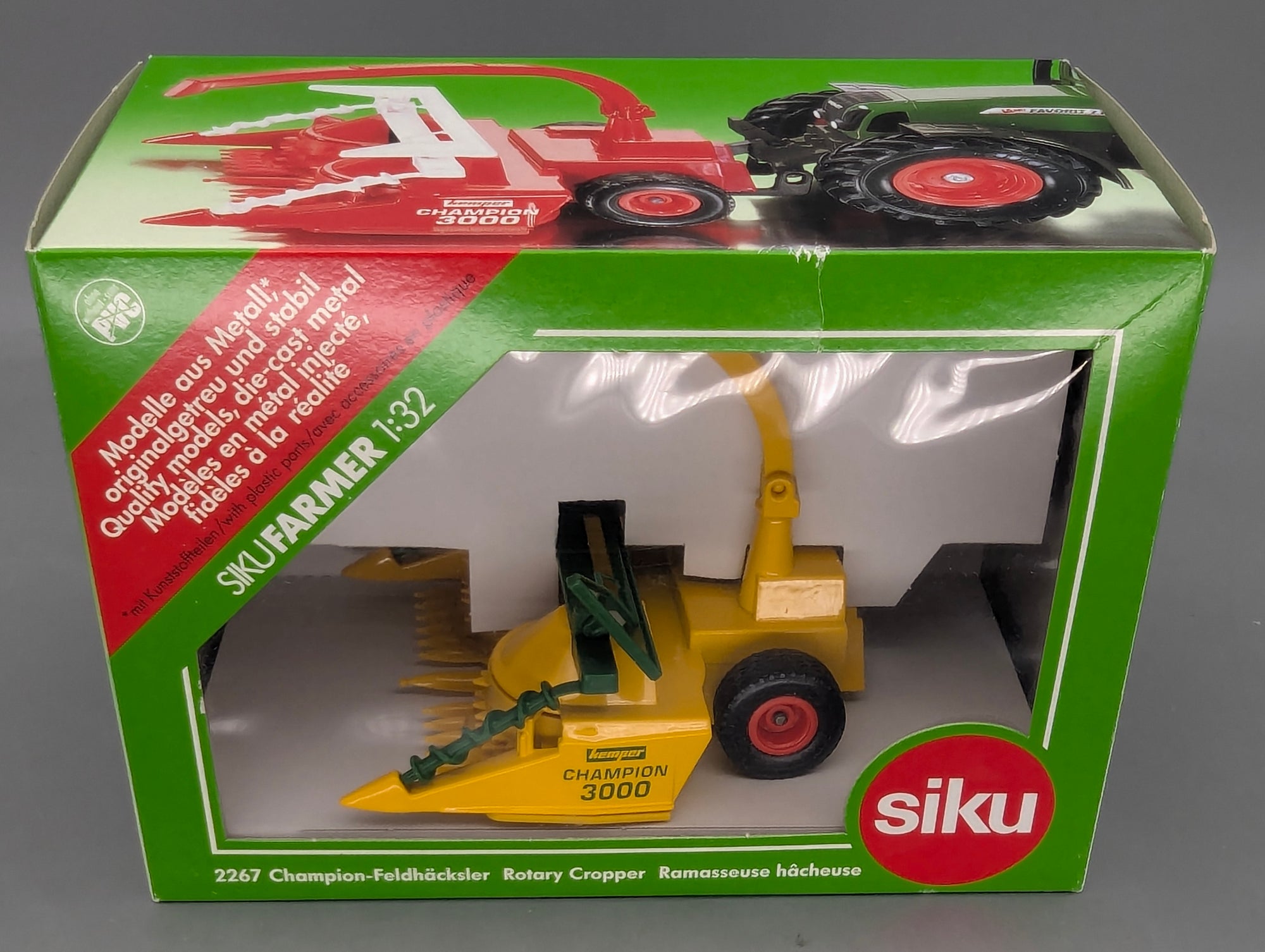Landwirtschafts Modelle 1:32 Siku Farmer 2267 Champion Feldhäcksler mit OVP