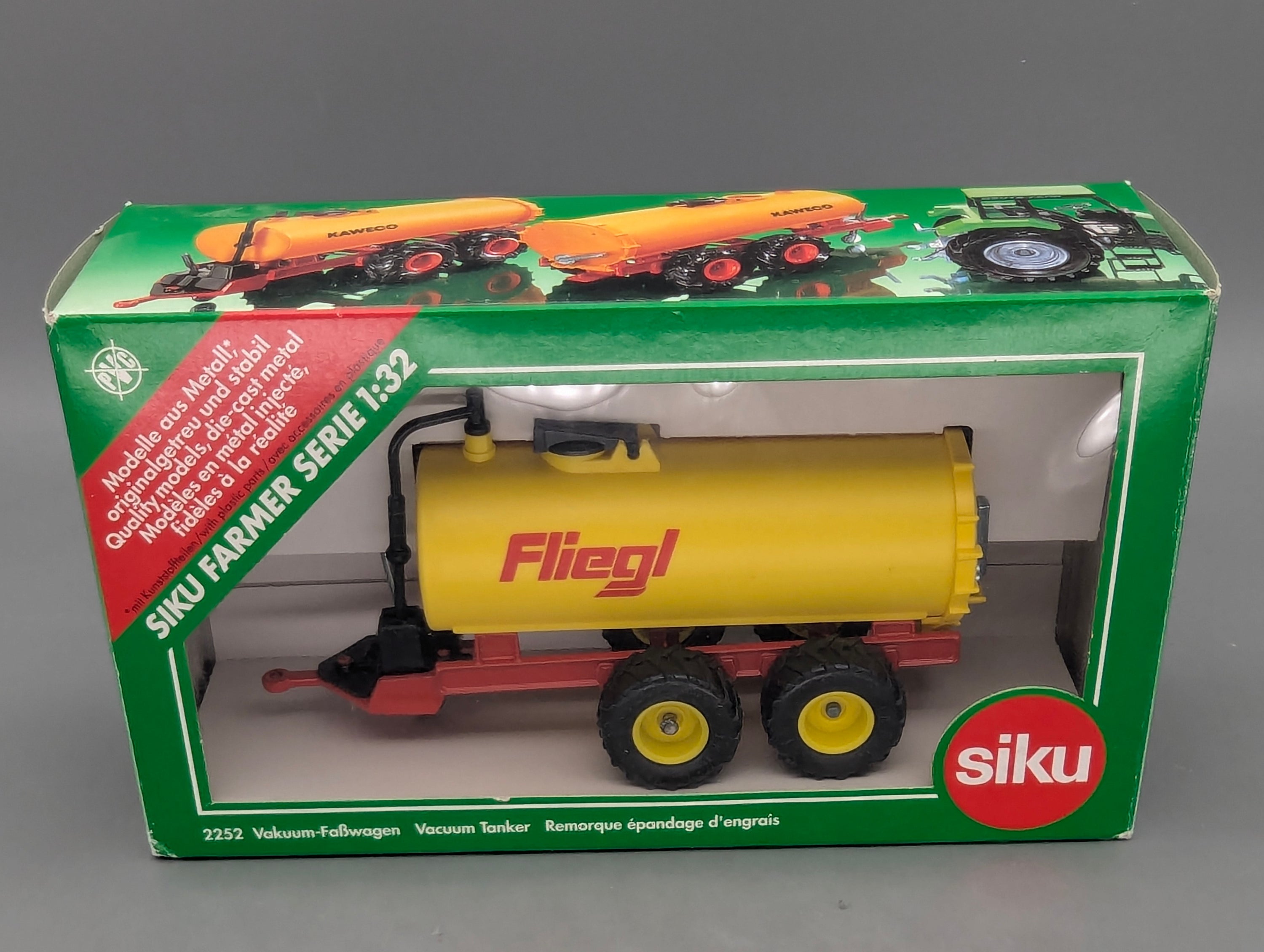 Landwirtschafts Modelle 1:32 Siku Farmer 2252 Vakuum Fasswagen Fiegl OVP