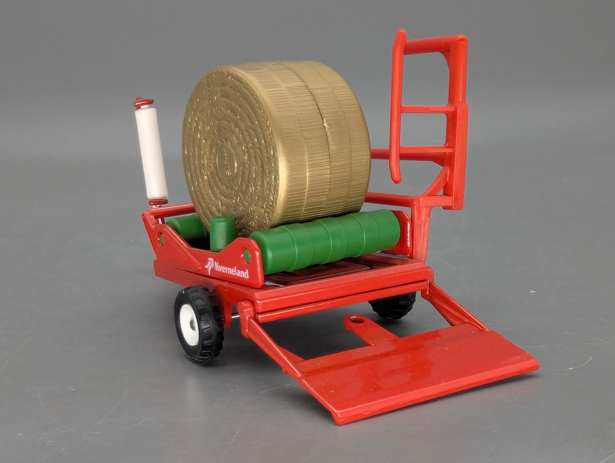 Landwirtschafts Modelle 1:32 Siku Farmer 2266 Rundballenwickler mit 2 Rundballen und OVP