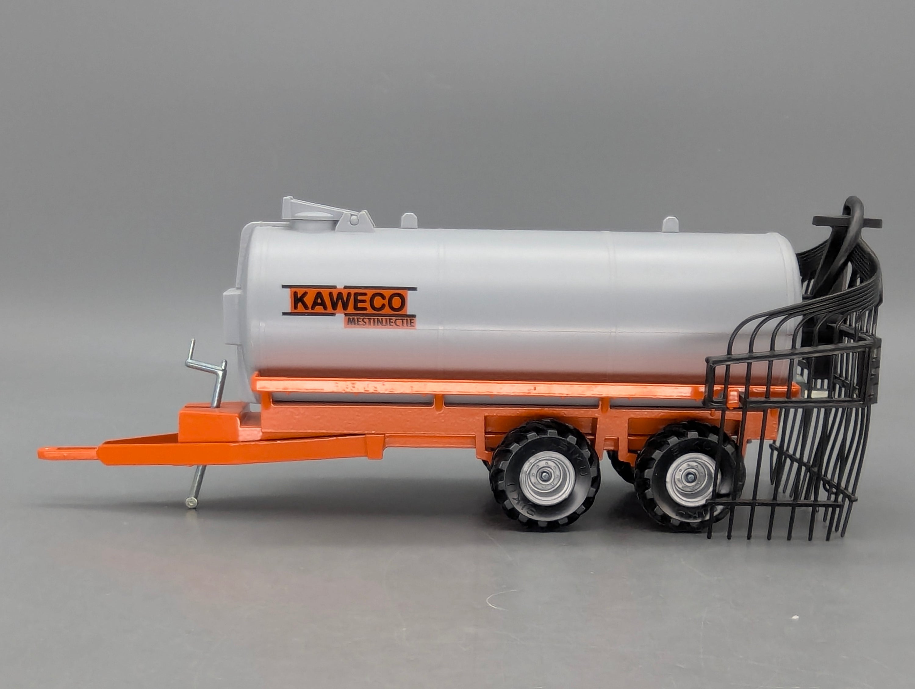 Landwirtschafts Modelle 1:32 Siku Farmer 2869 Vakuum Fasswagen mit Injektionsanlage OVP
