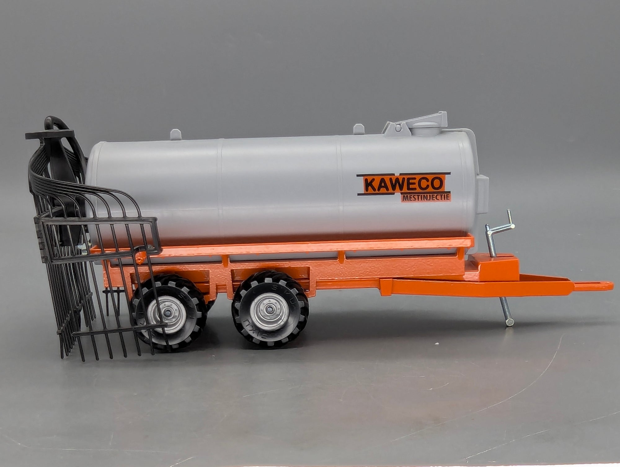 Landwirtschafts Modelle 1:32 Siku Farmer 2869 Vakuum Fasswagen mit Injektionsanlage OVP