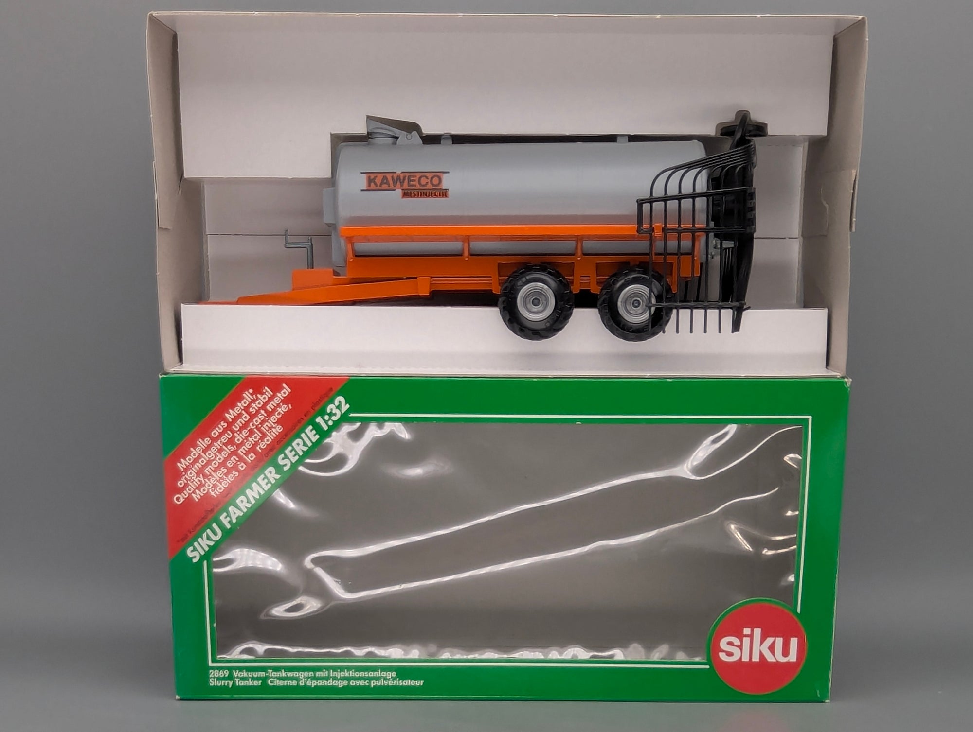 Landwirtschafts Modelle 1:32 Siku Farmer 2869 Vakuum Fasswagen mit Injektionsanlage OVP