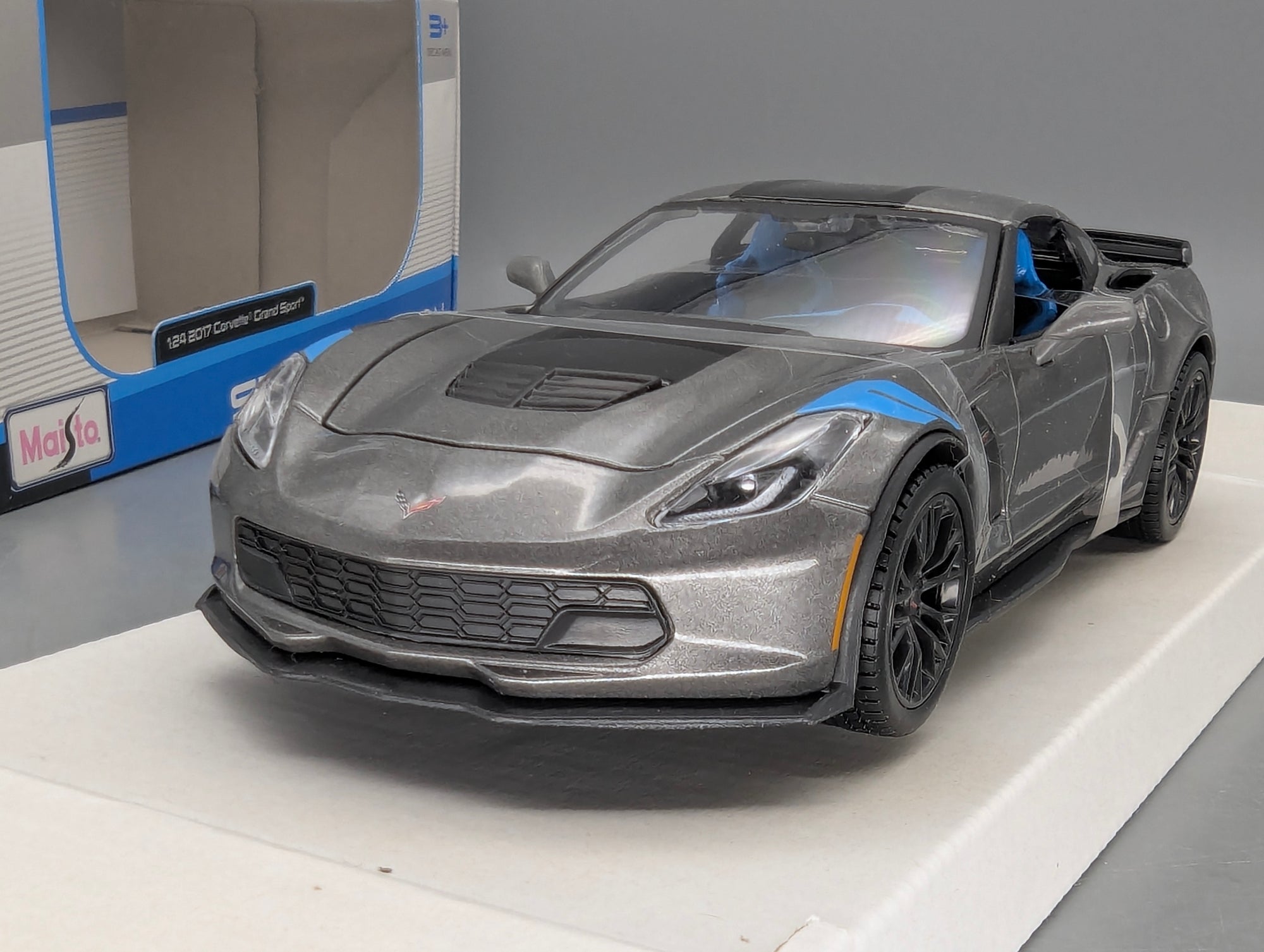 Modellautos 1:24 Maisto Chevrolet Corvette Grand Sport 2017 mit OVP