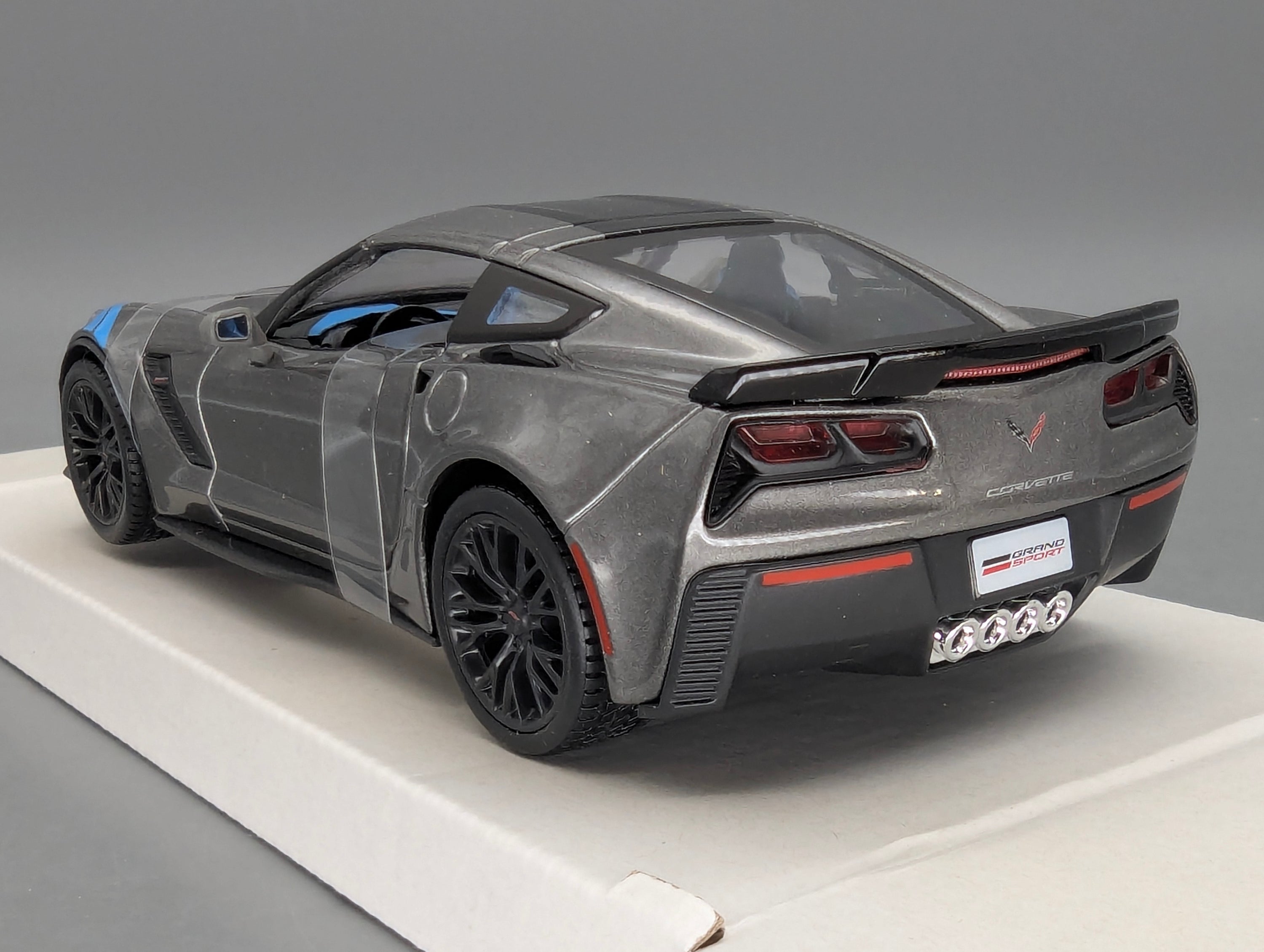 Modellautos 1:24 Maisto Chevrolet Corvette Grand Sport 2017 mit OVP