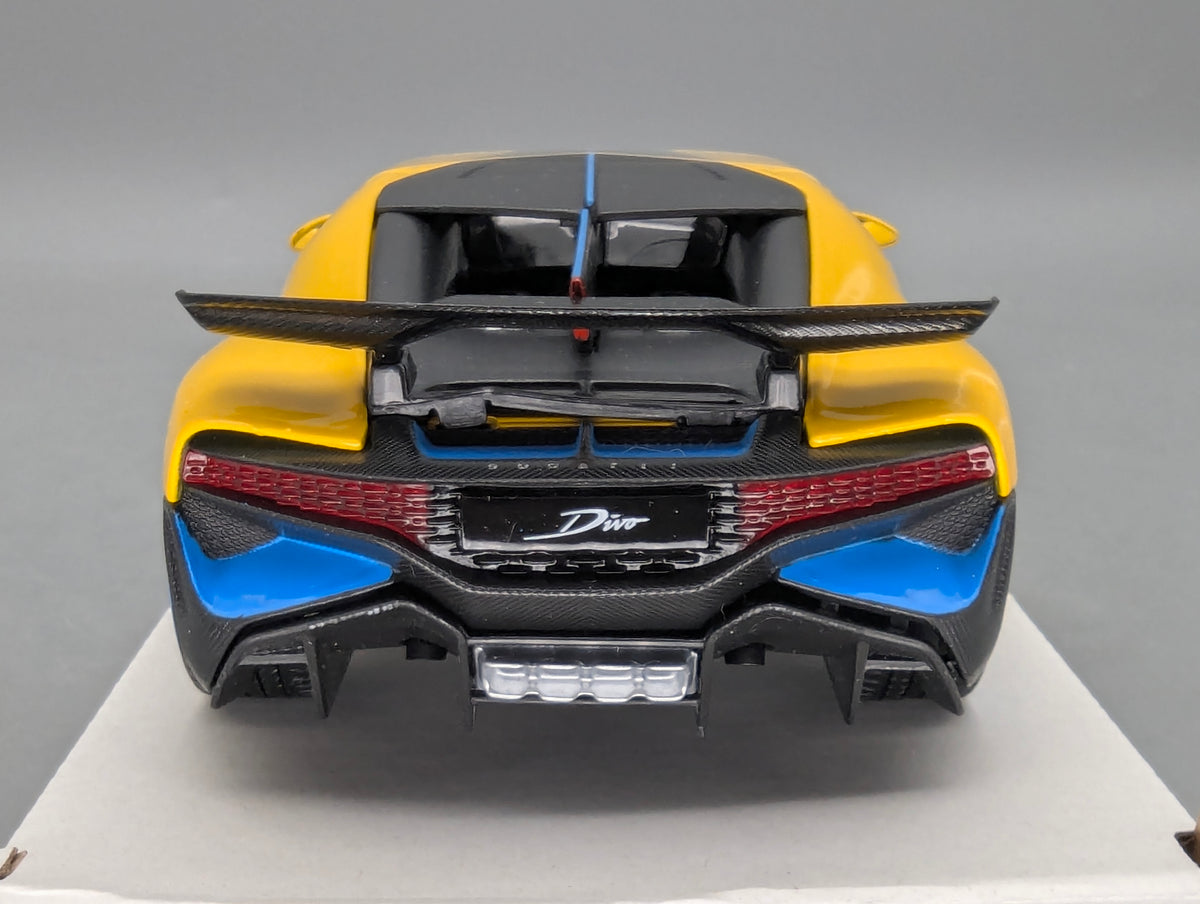 Modellautos 1:24 Maisto Bugatti Divo mit OVP