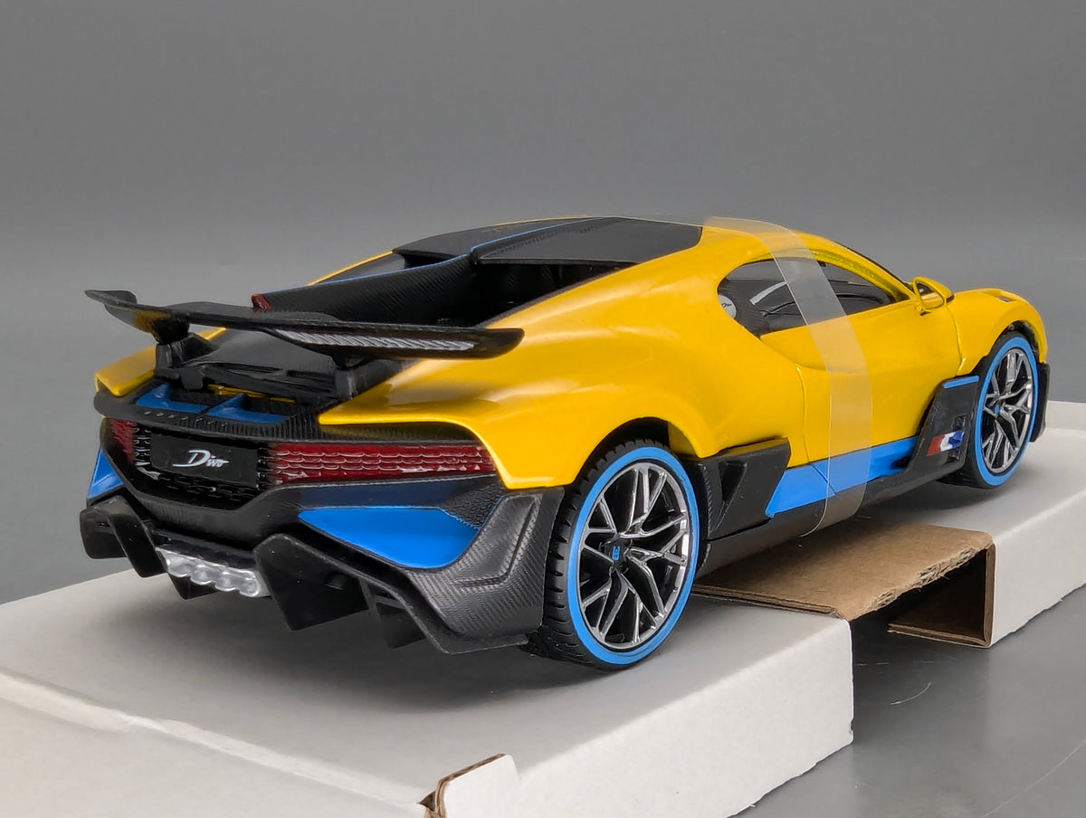 Modellautos 1:24 Maisto Bugatti Divo mit OVP