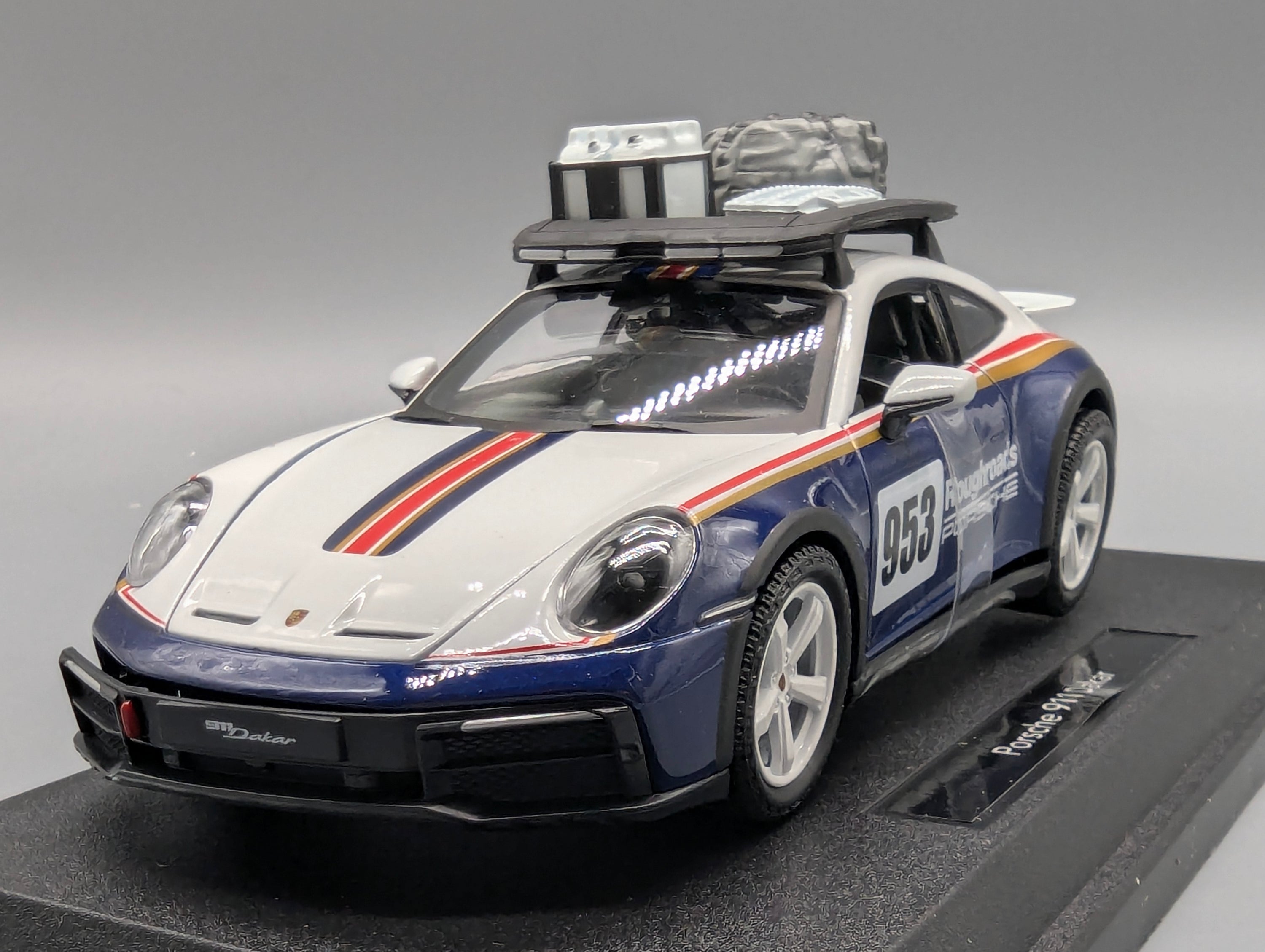 Modellautos 1:24 Bburago Porsche 911 Dakar #953 mit Dealer OVP